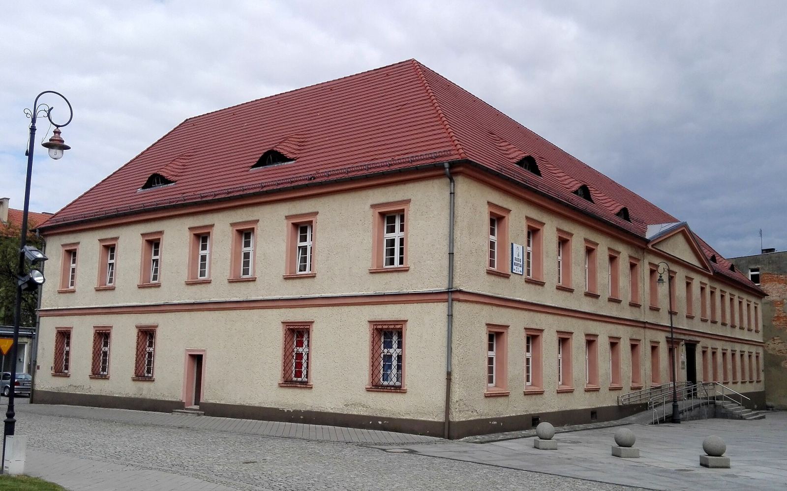 Dom katolicki, Prudnik