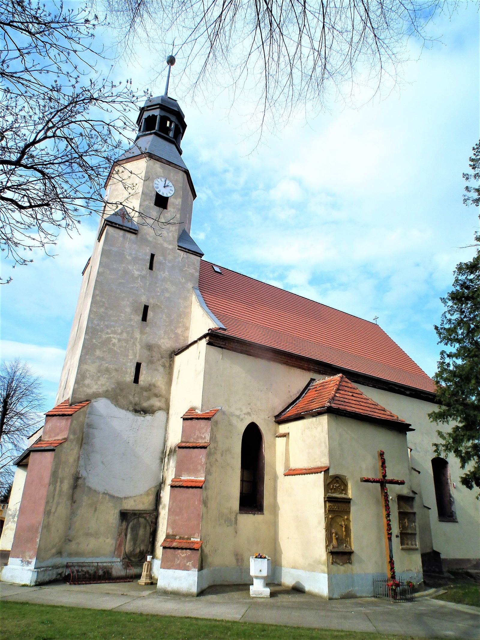 Kościół parafialny pw. Świętej Trójcy, Miłoradzice