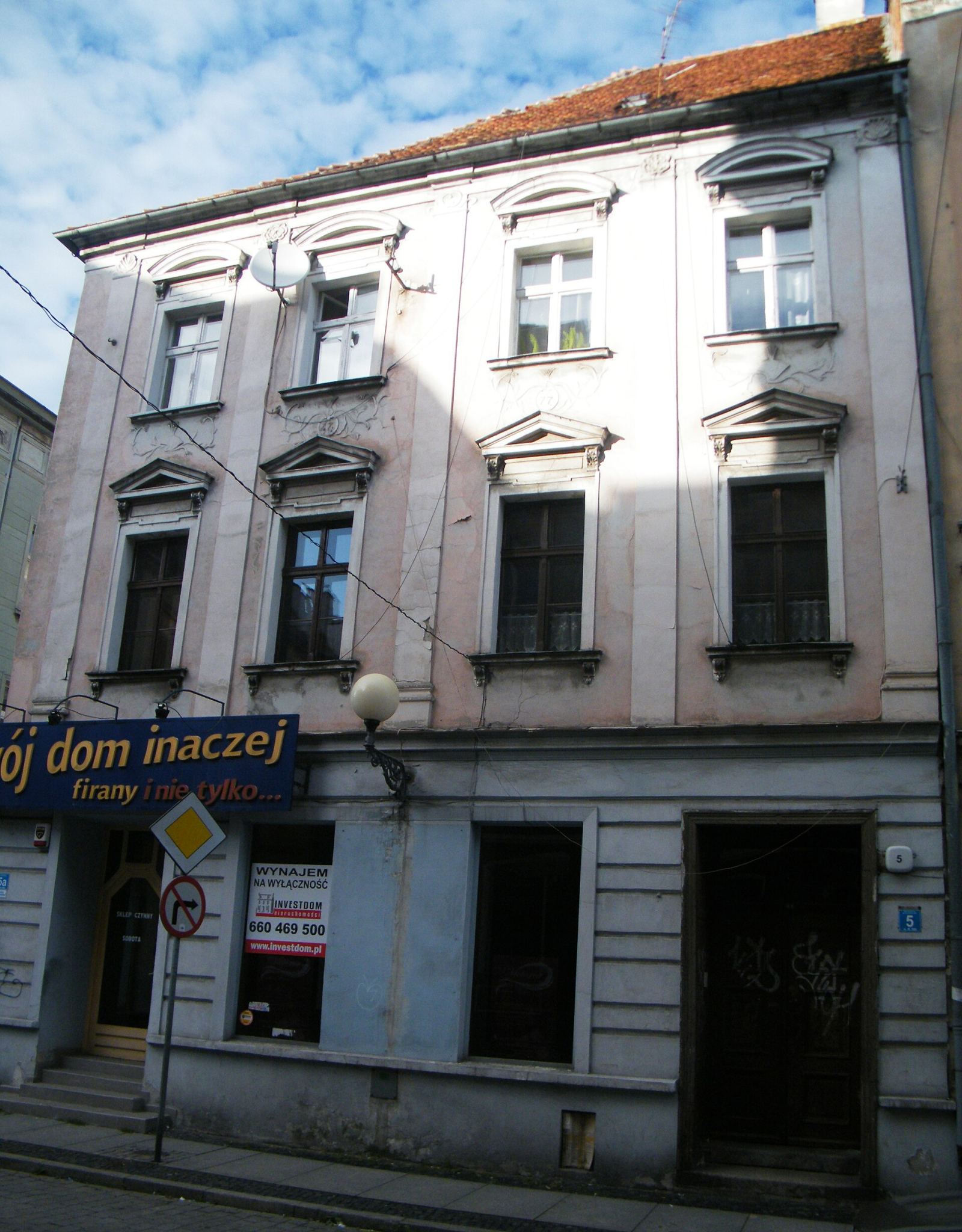 Dom, Brzeg