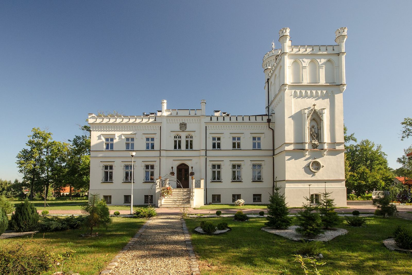 Pałac, Mrozów