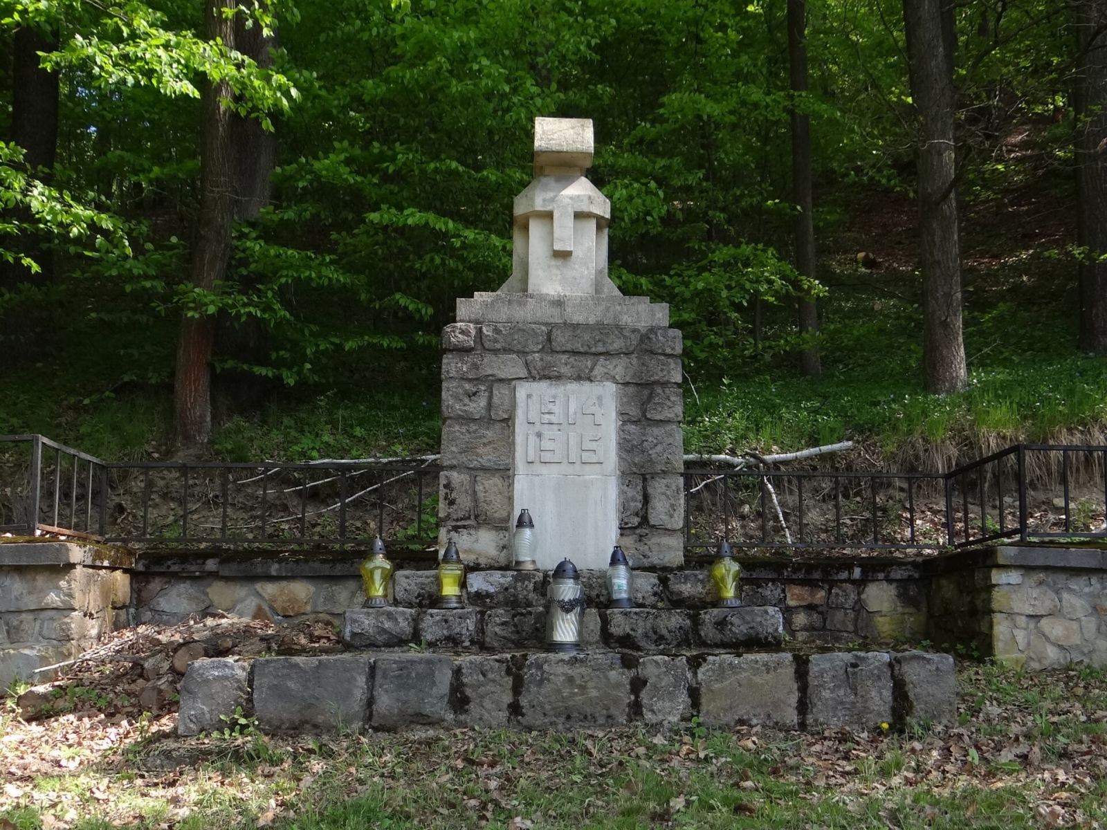 Pomnik centralny, Chojnik