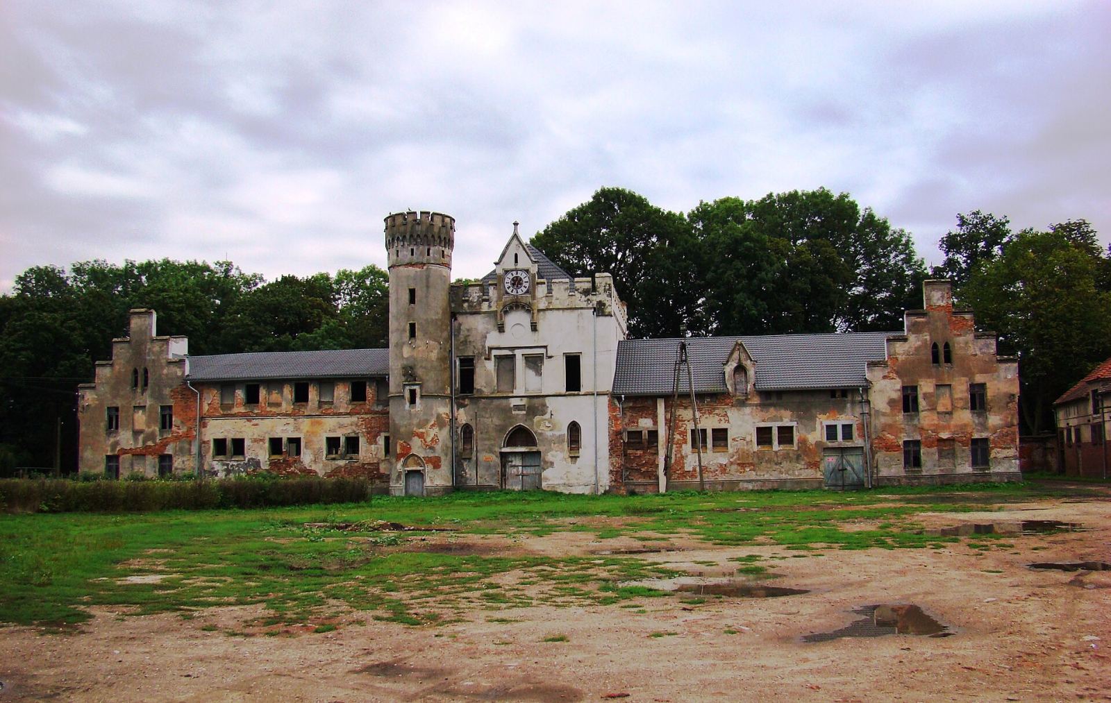 Budynek mieszkalno-administracyjny, Kopice