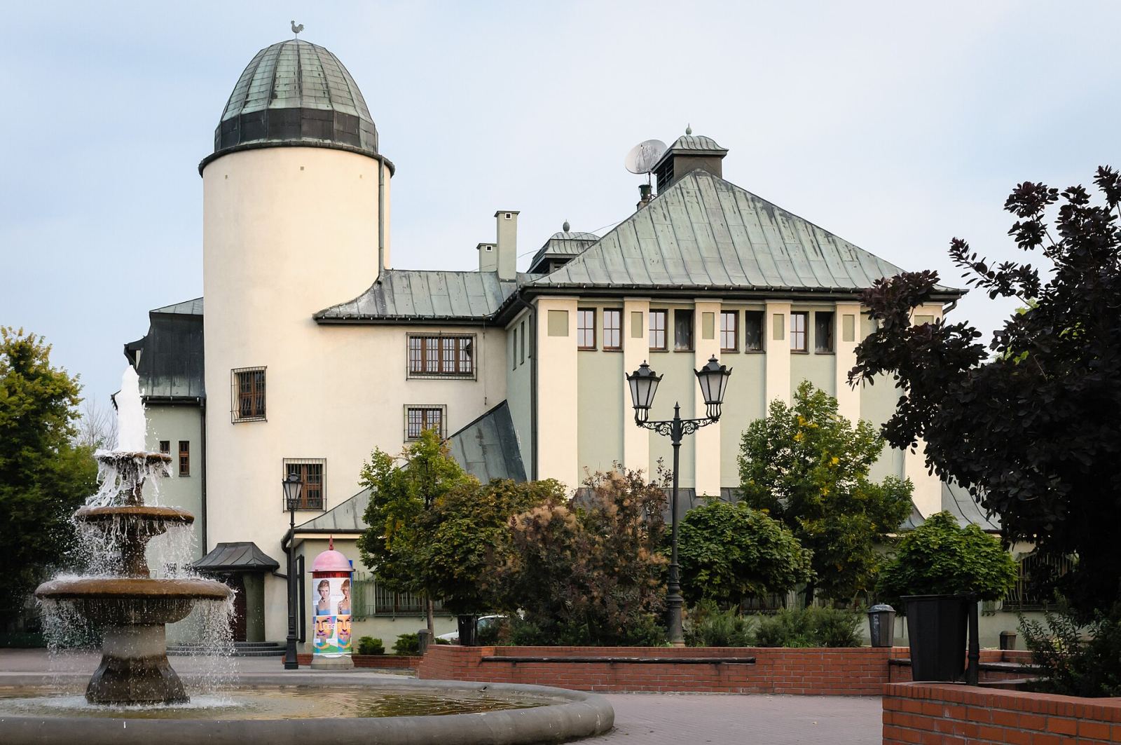 Dom ludowy tzw. Ludowiec, ob. dom mieszkalny, Żyrardów