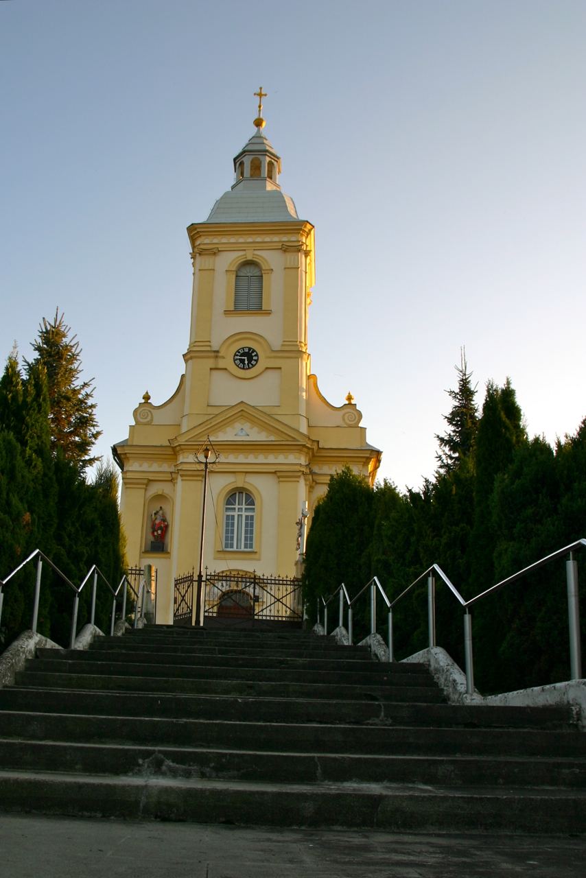Kościół parafialny pw. Opatrzności Bożej, Ucieszków