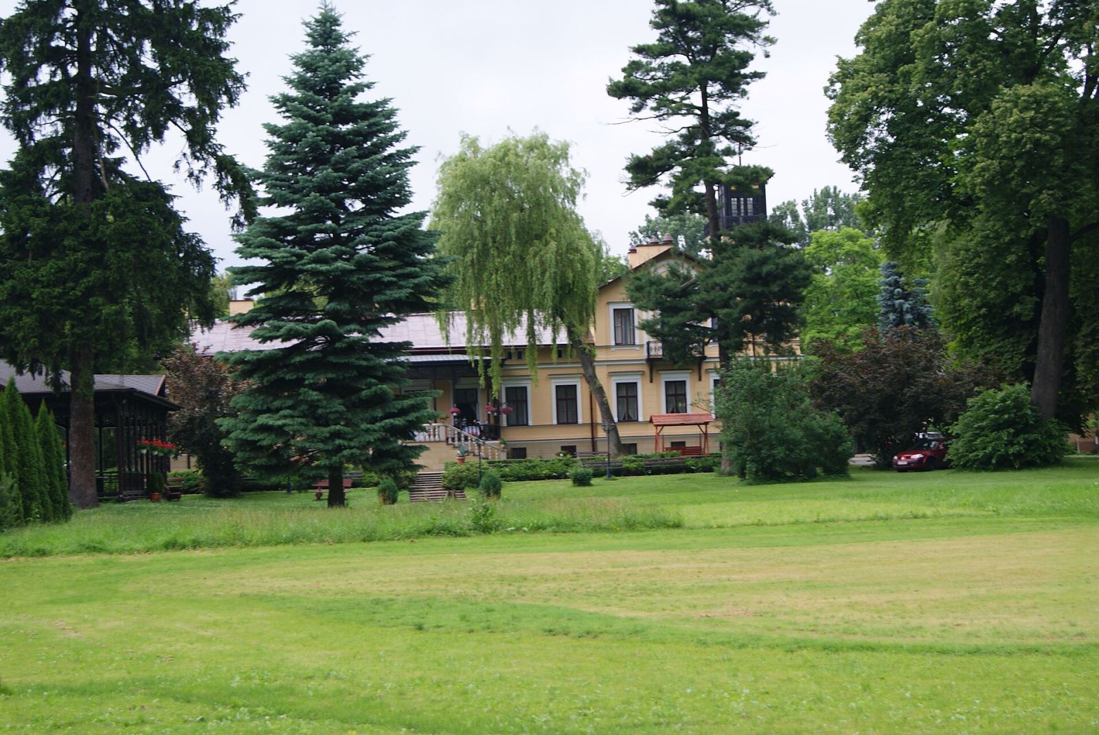 Zespół dworsko-parkowy, Wierzchowiska