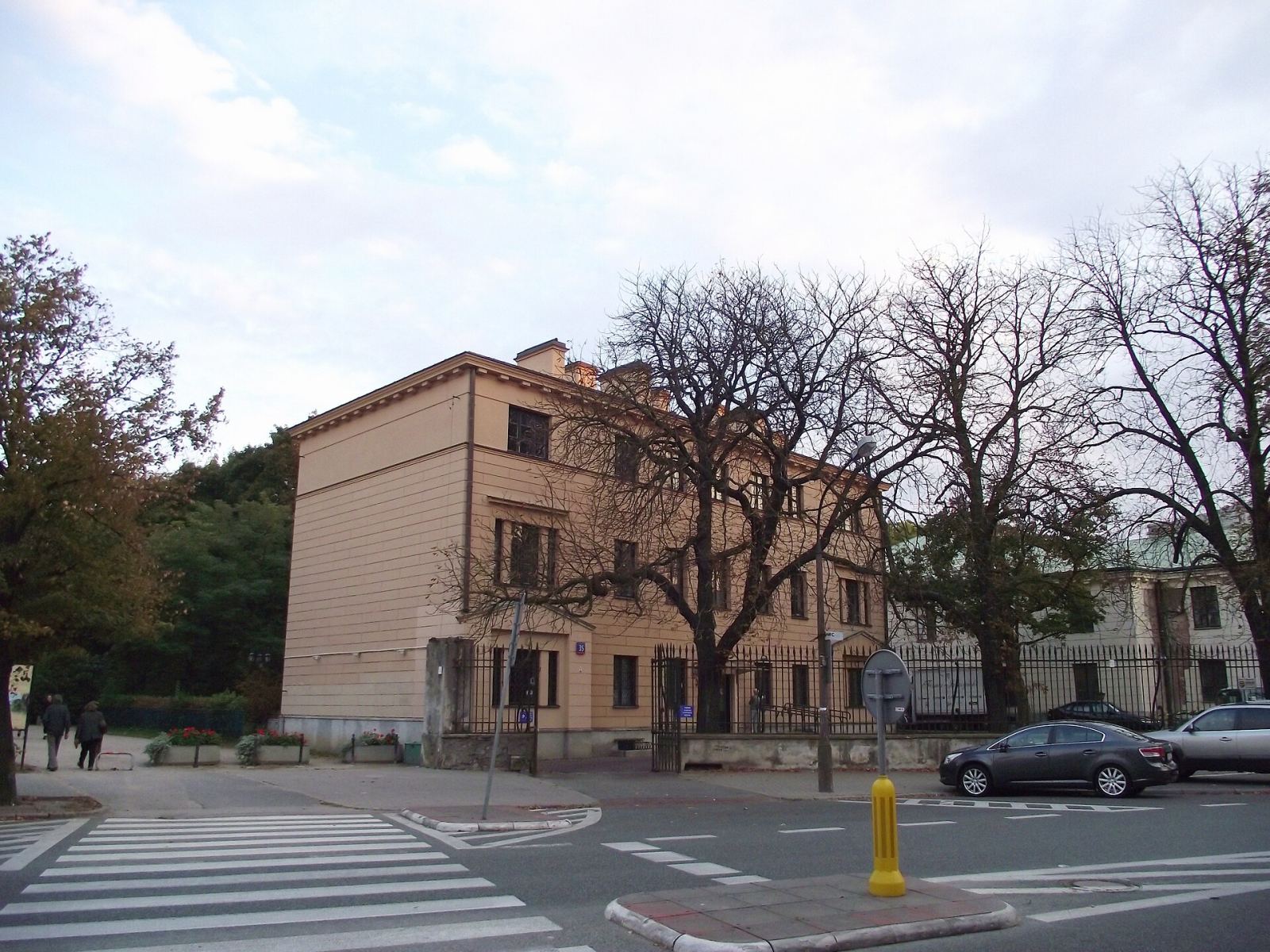 Oficyna, Warszawa
