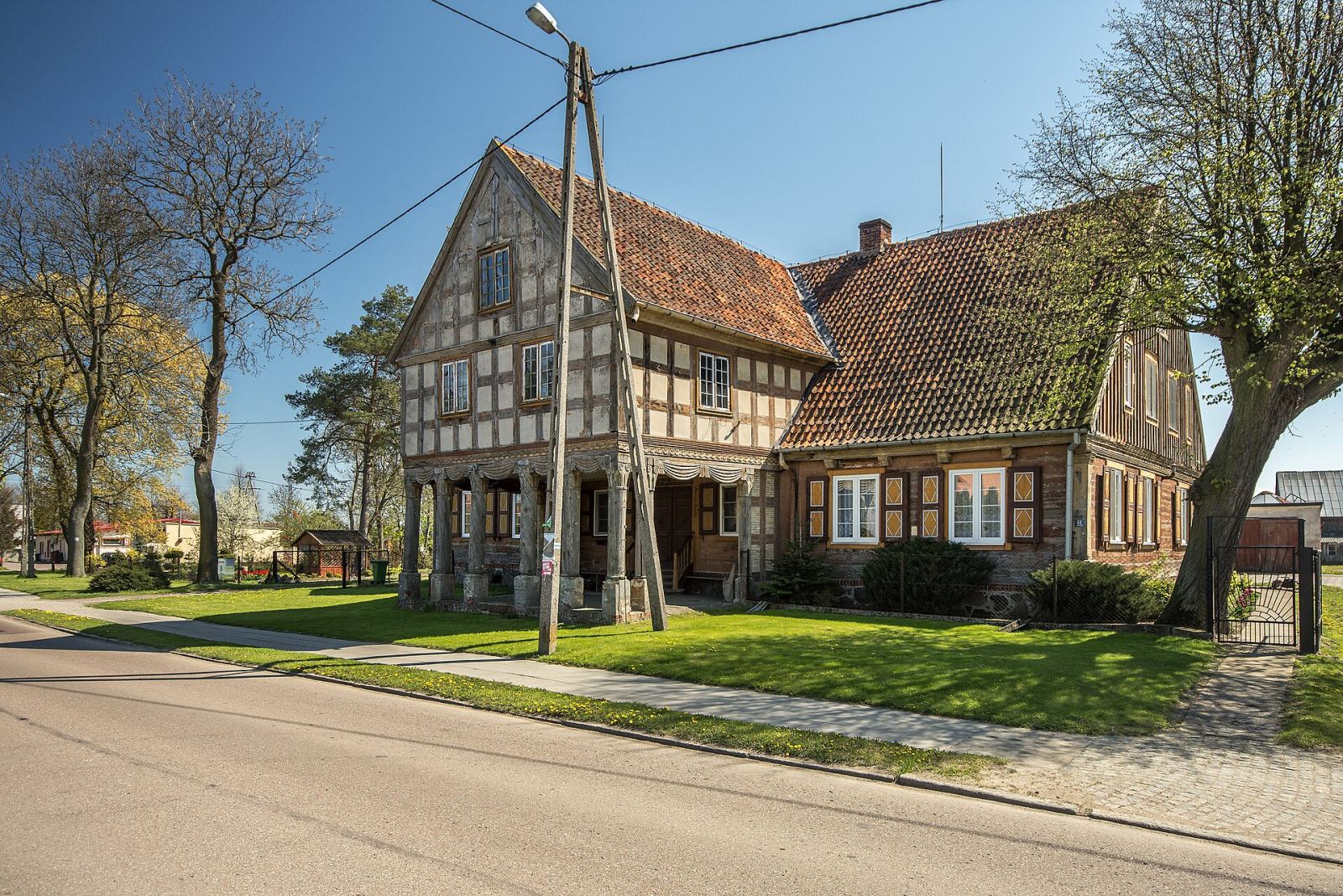 Dom podcieniowy, Nowa Kościelnica