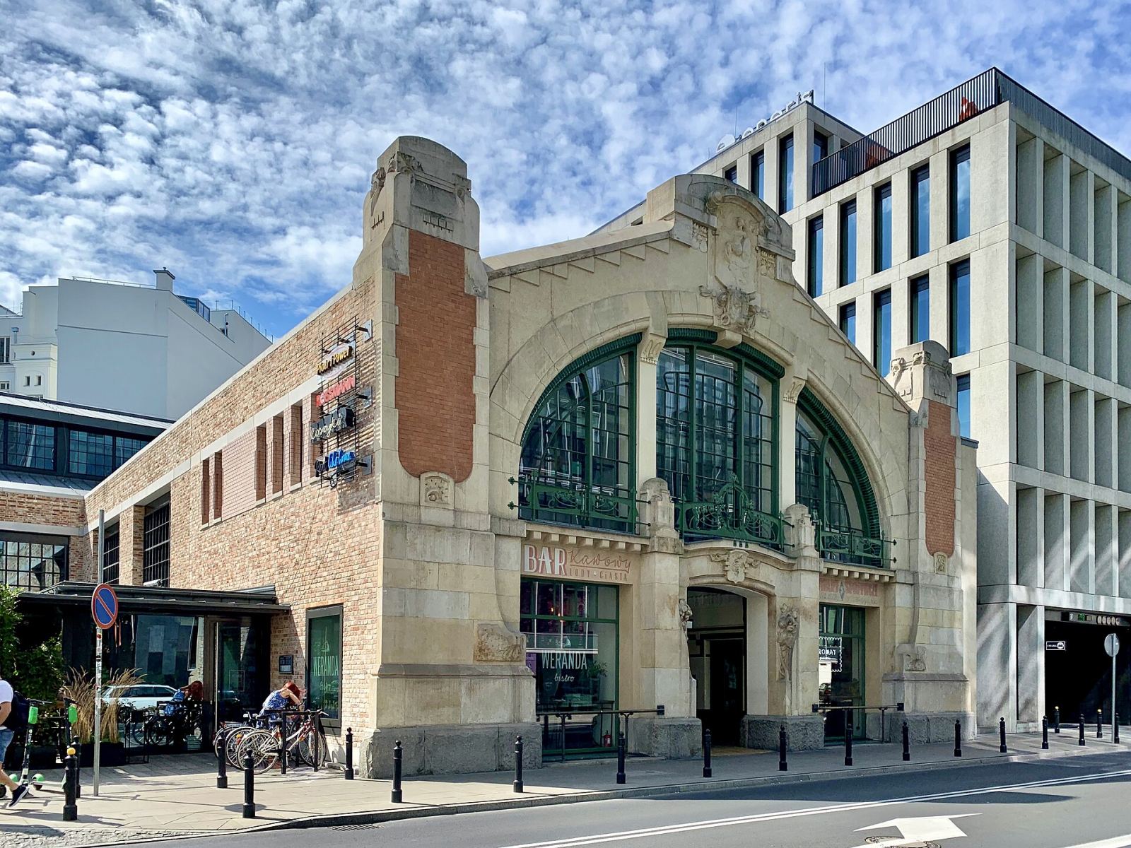 Hala Targowa Koszyki, Warszawa