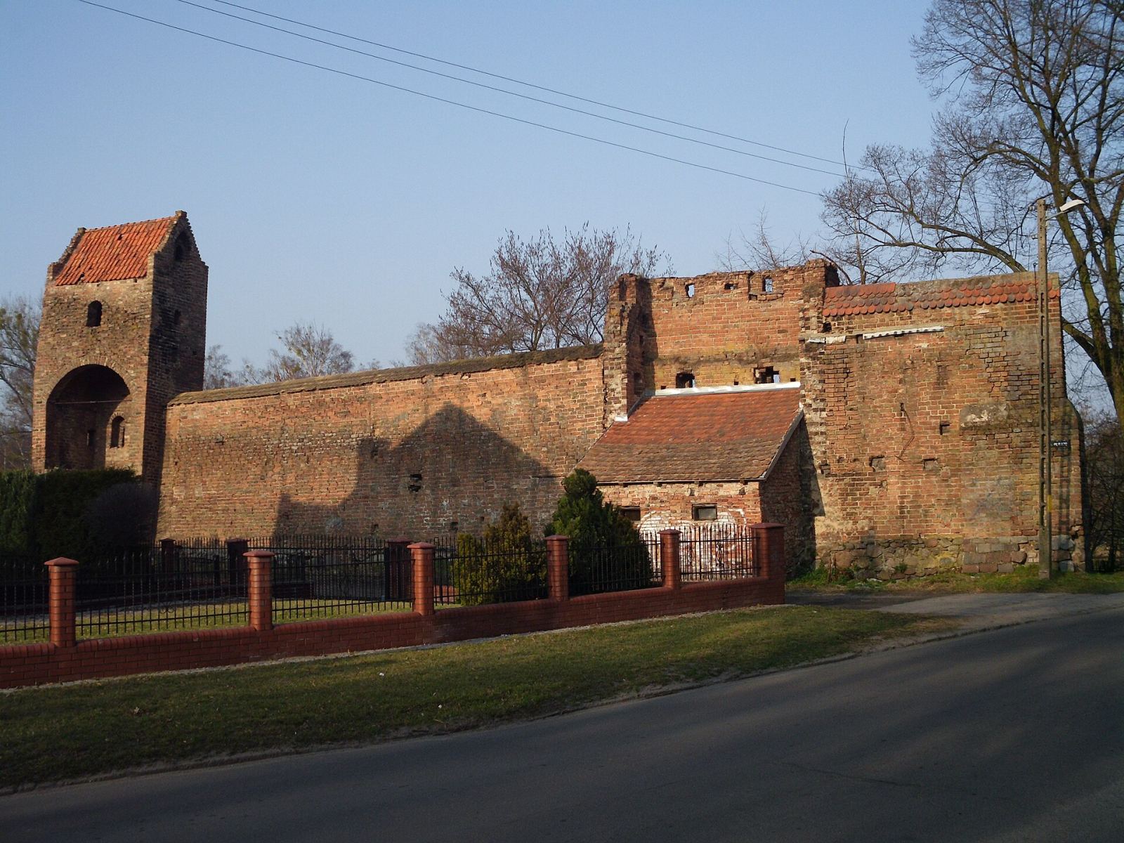 Pozostałości murów obronnych, Chojna