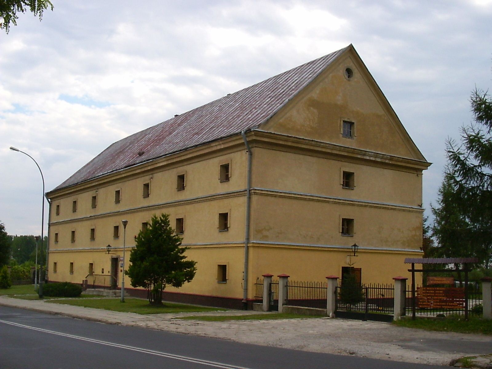 Spichlerz, ob. muzeum, Lubaczów