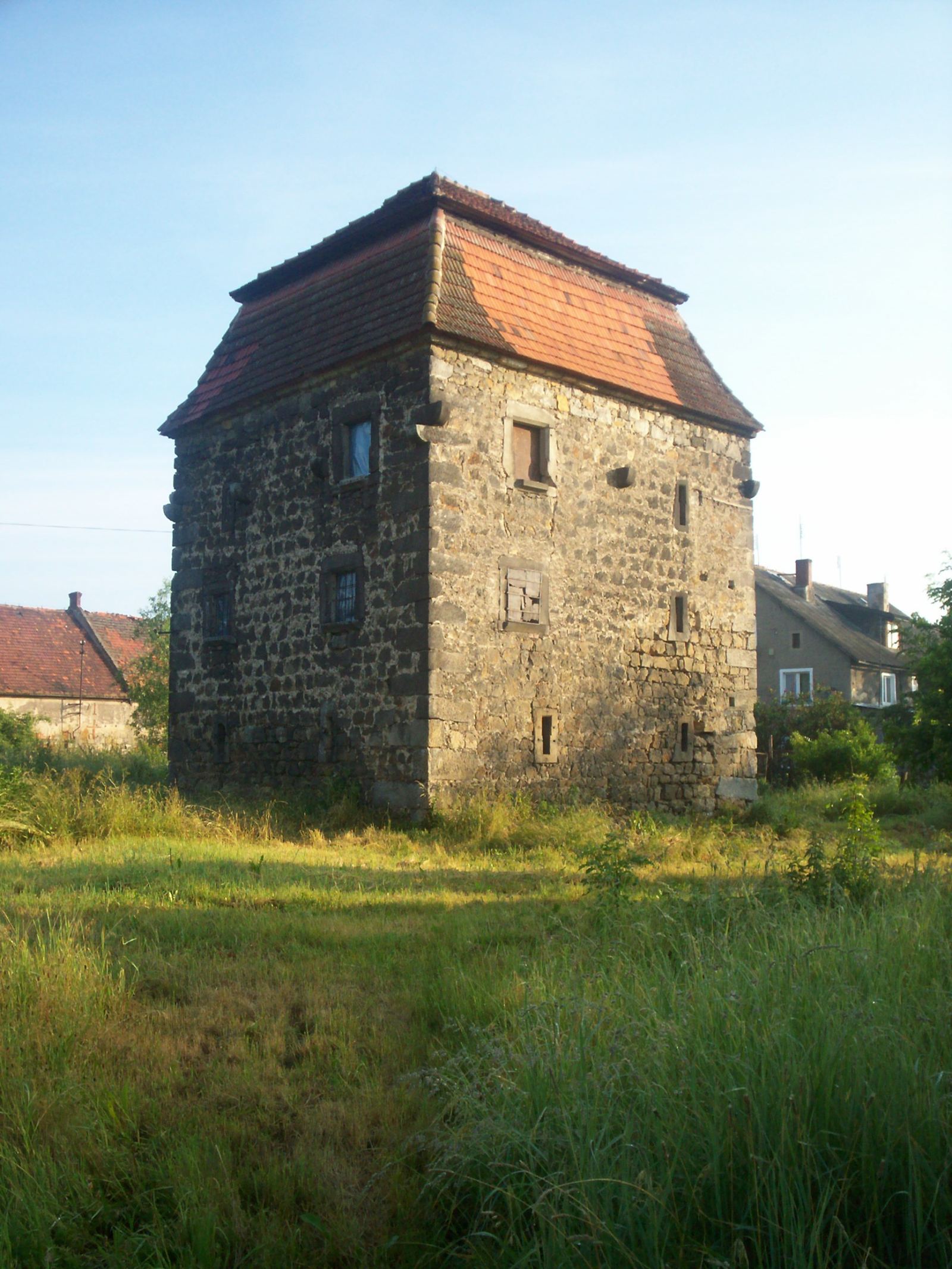 Wieża mieszkalna, Rakowice Wielkie