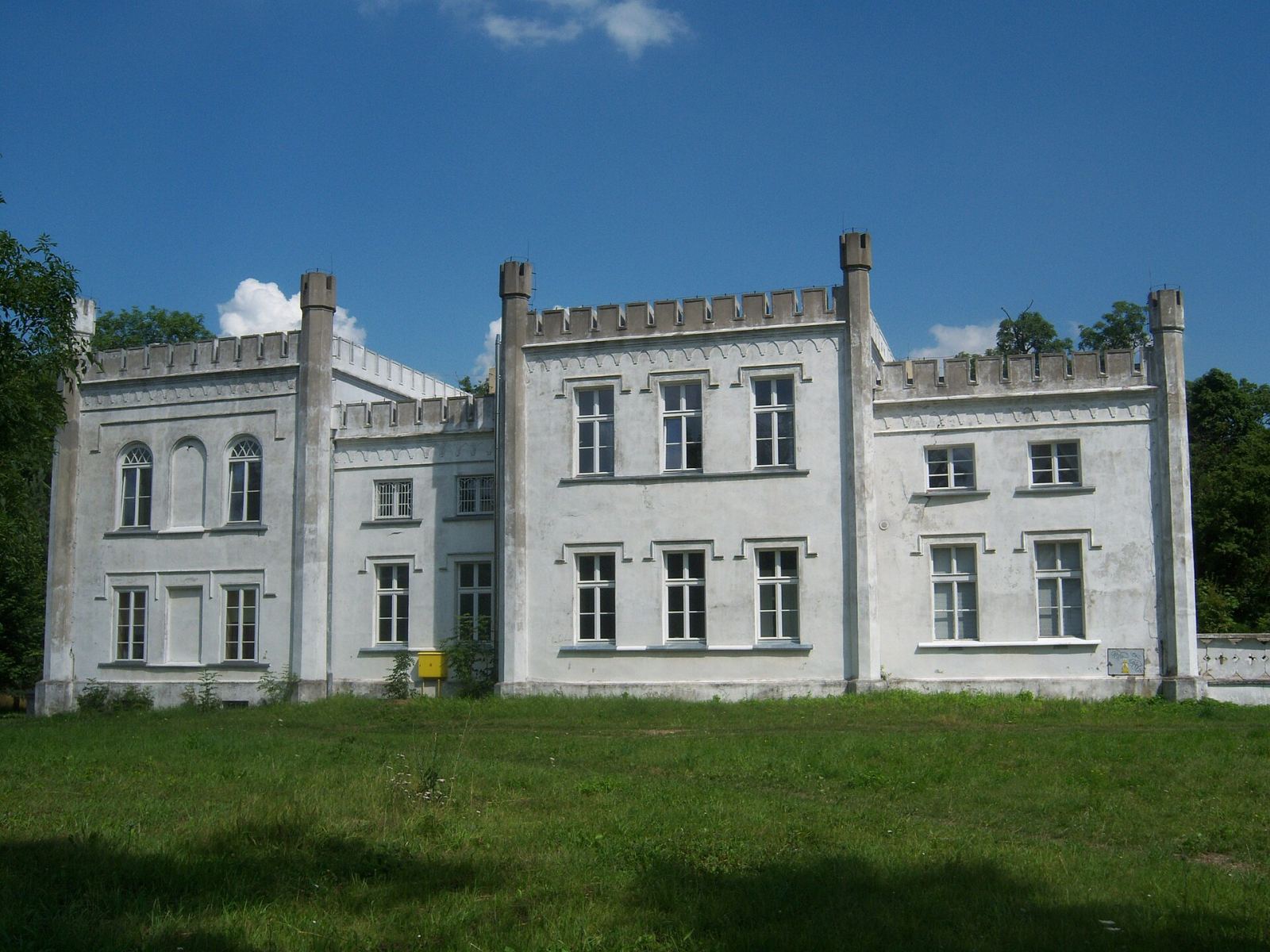 Pałac, Posada