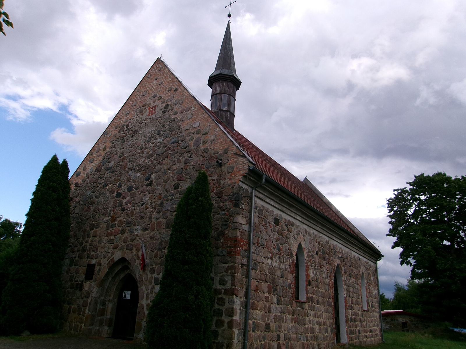 Kościół filialny pw. św. siostry Faustyny Kowalskiej, Strachocin