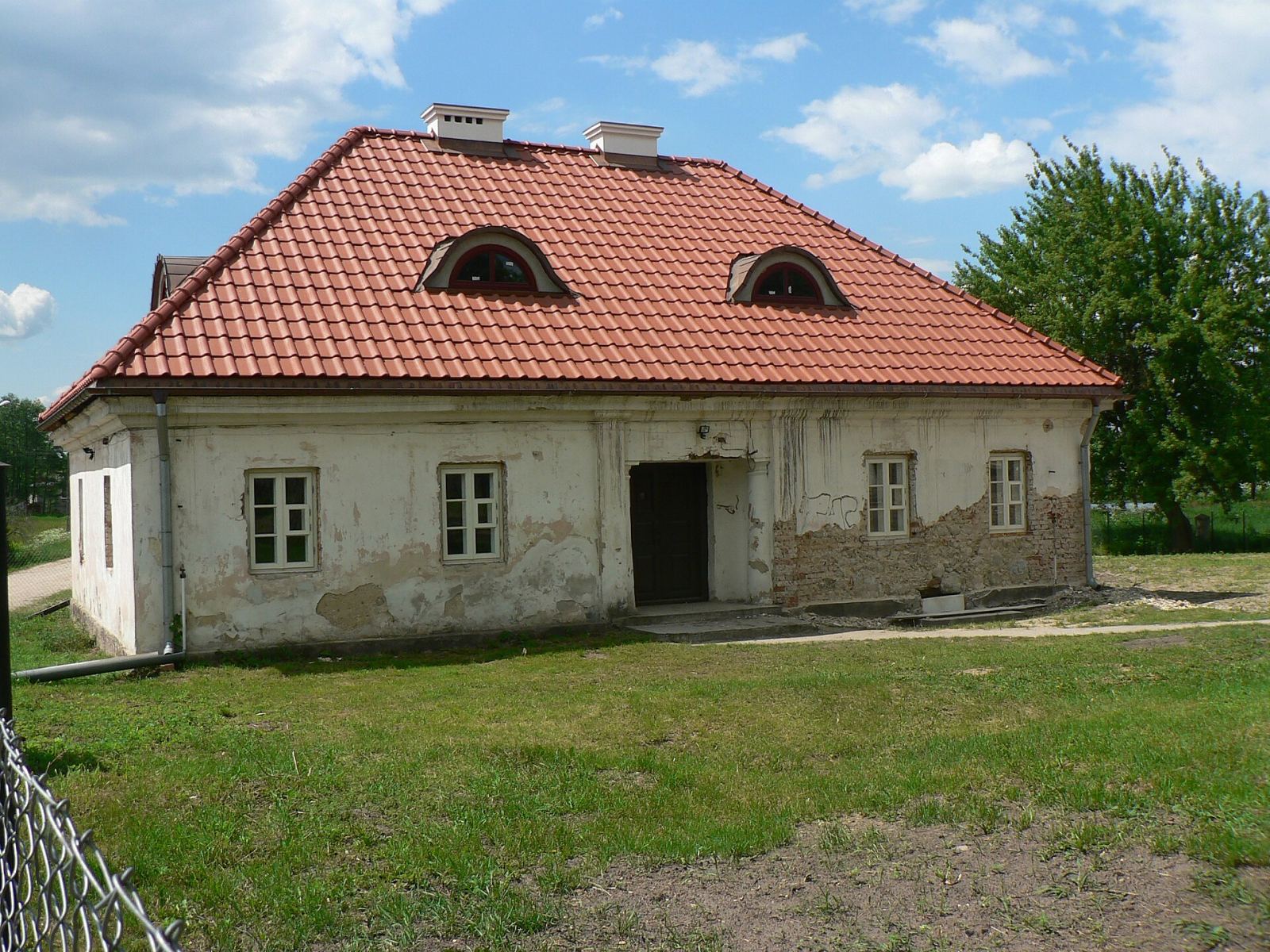 Oficyna, Dąbrowa