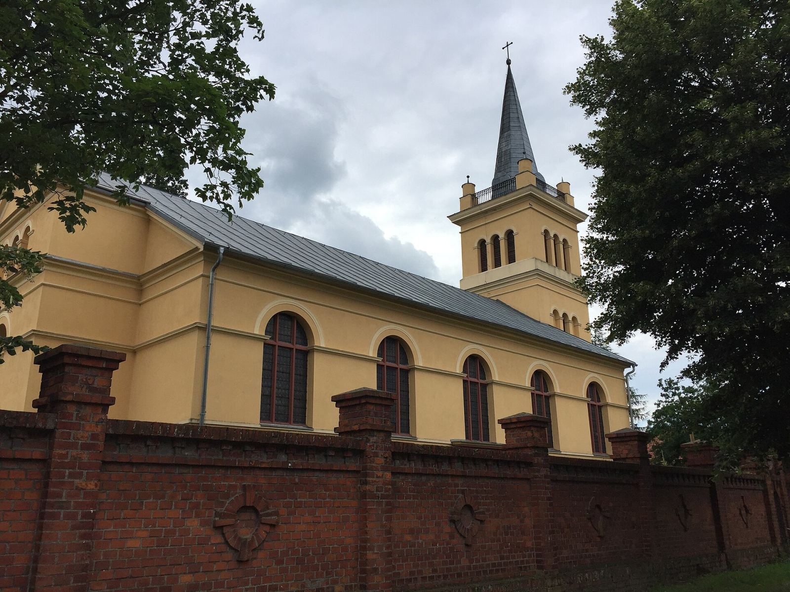 Kościół ewangelicki, ob. rzymskokatolicki filialny Wniebowzięcia Najświętszej Marii Panny, Solniki Małe