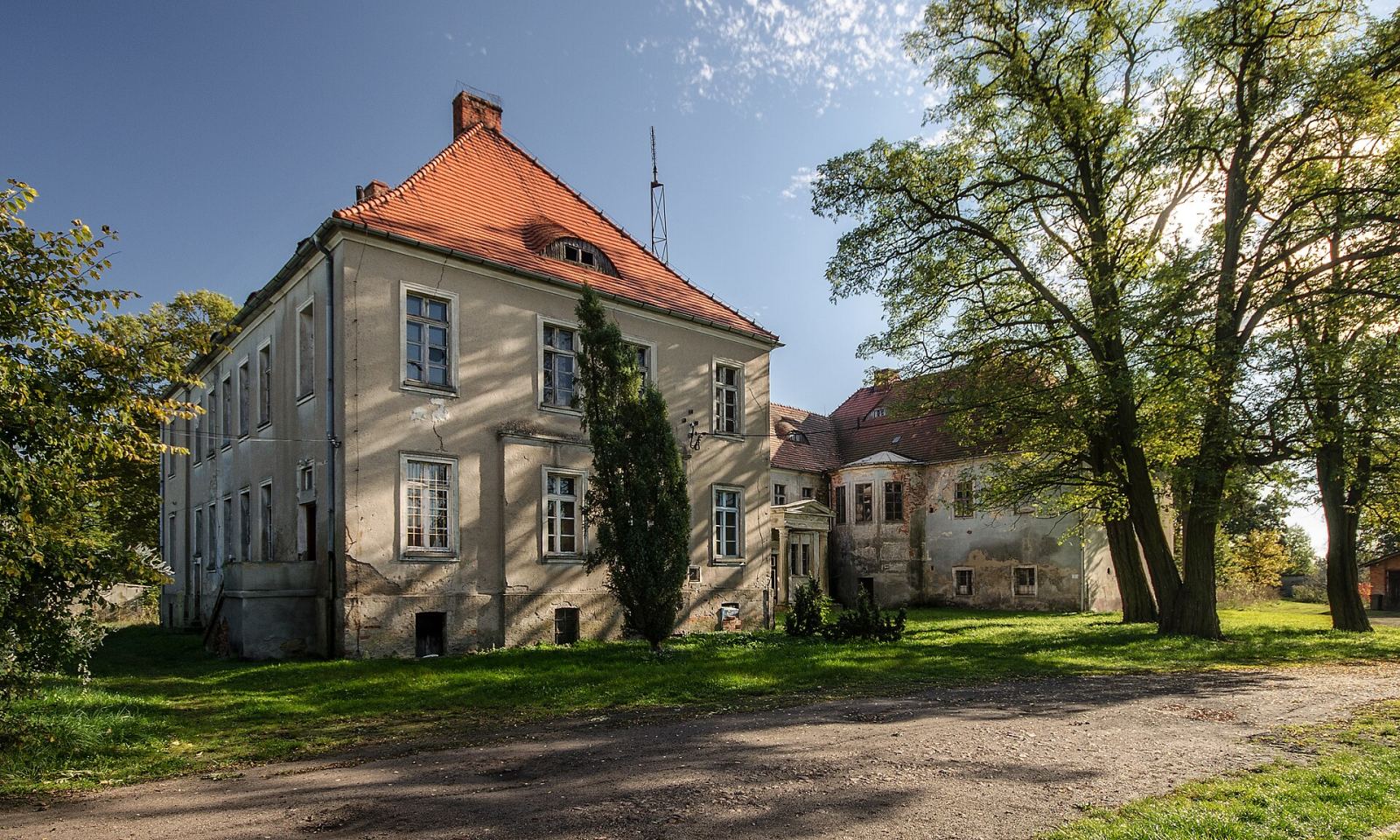 Zespół pałacowy, Ręszów