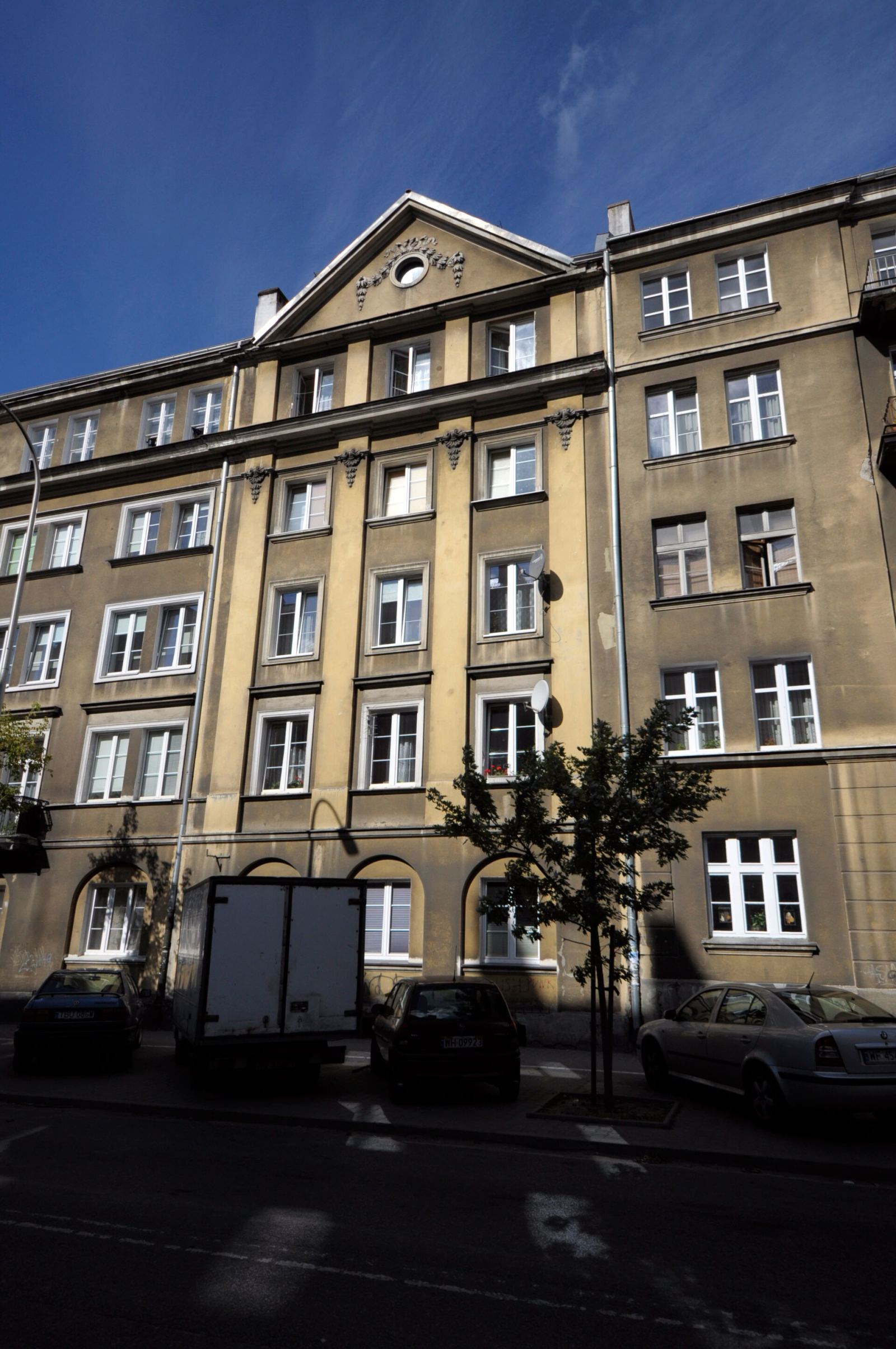 Kamienica z oficynami, Warszawa