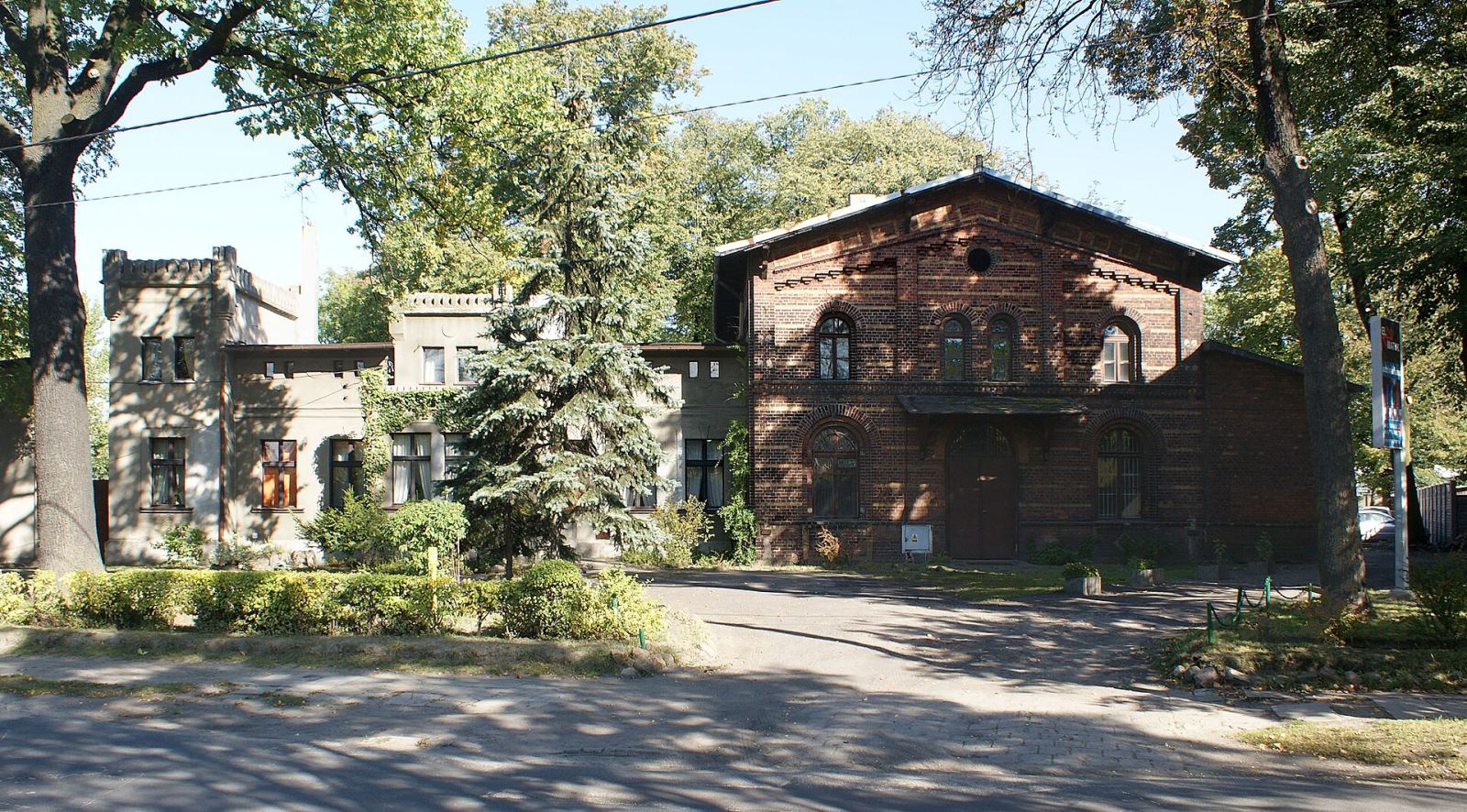 D. sala restauracyjna z budynkiem mieszkalnym, Ostrów Wielkopolski
