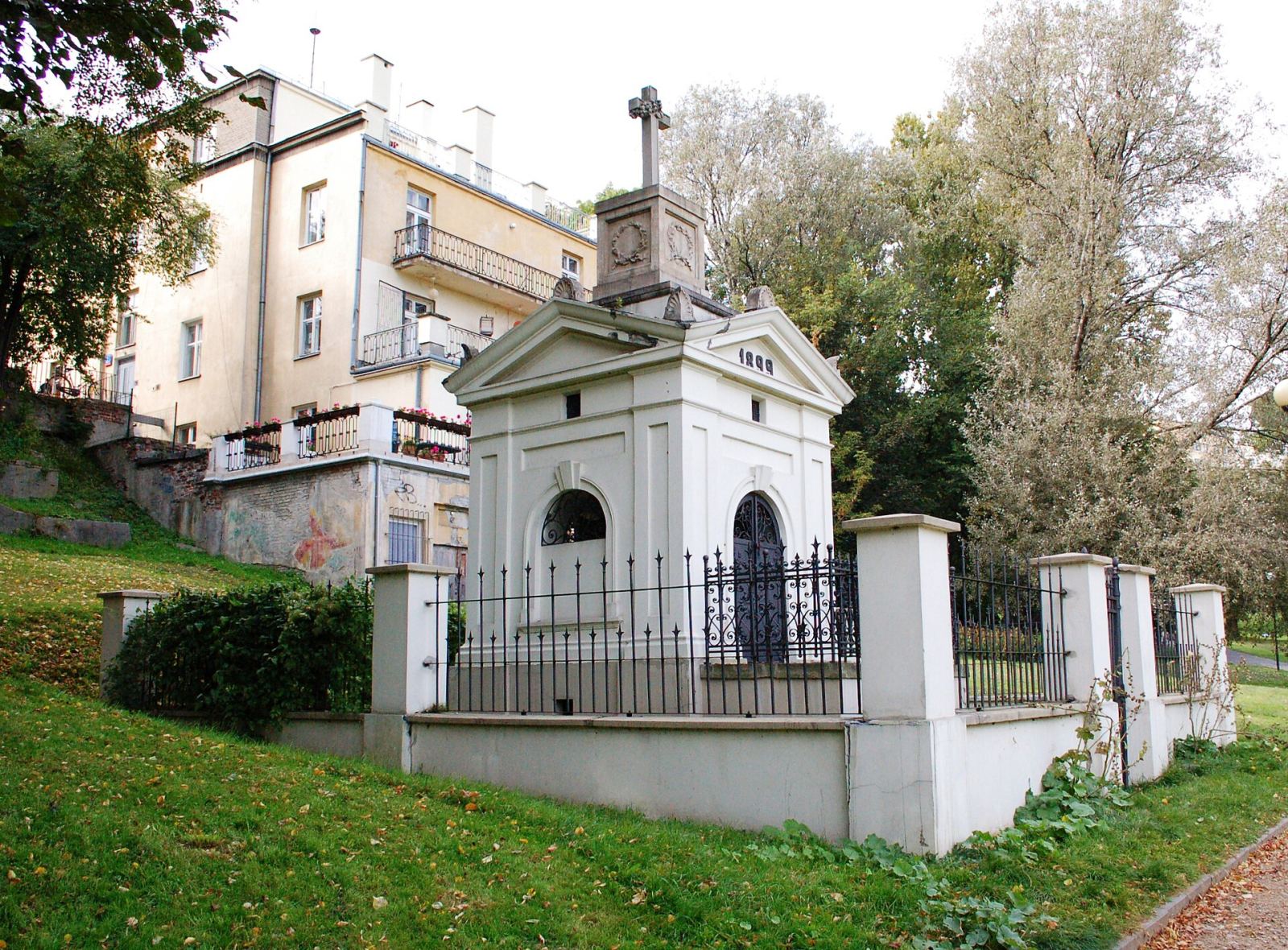 Mauzoleum Szustrów, Warszawa