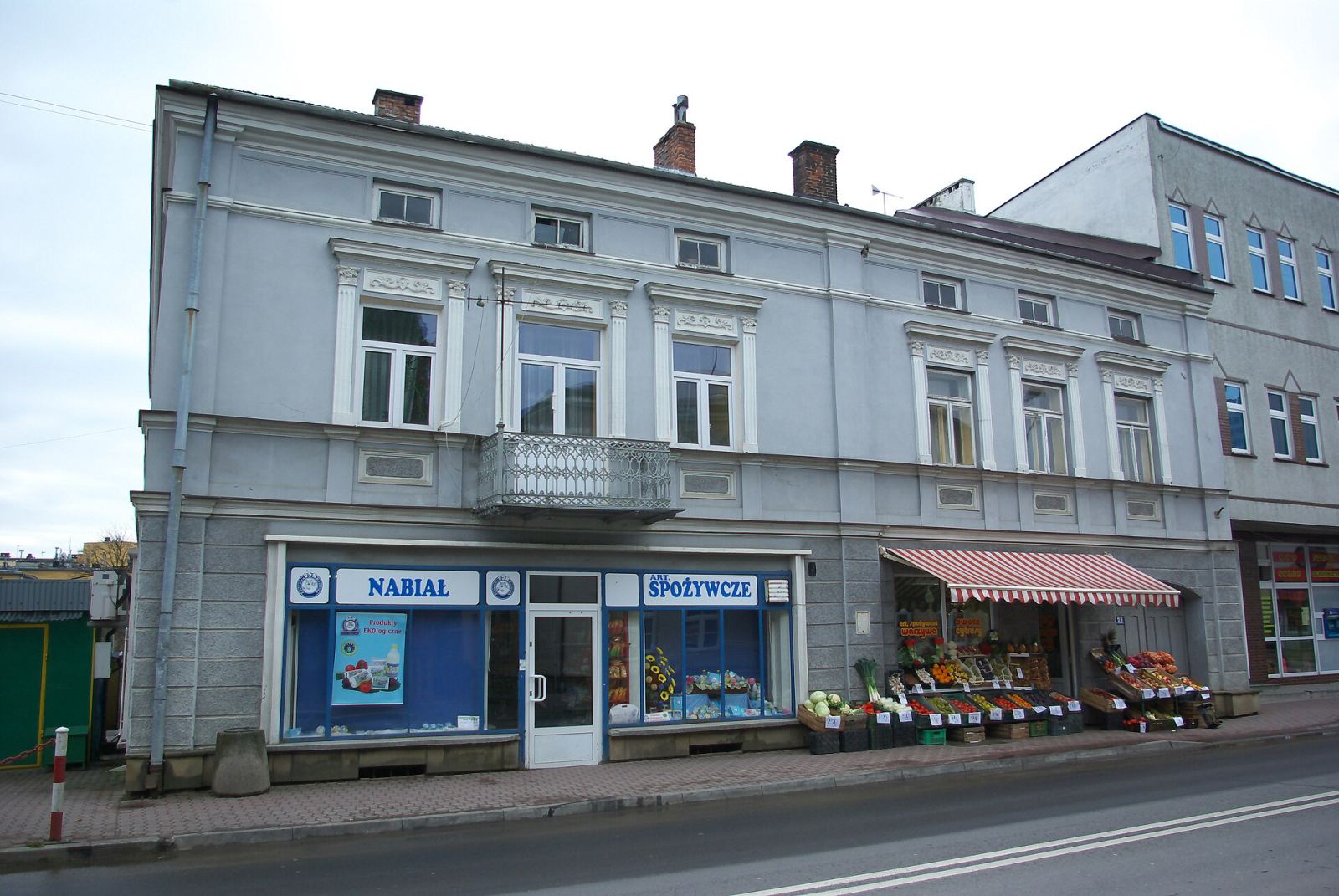 Dom ze służbówką, Brzozów