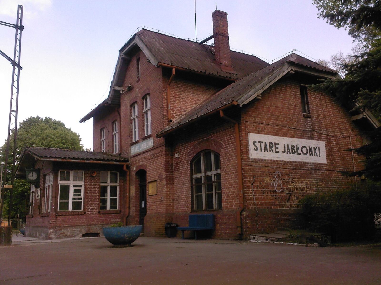 Budynek stacji kolejowej z budynkiem d. ekspedycji, Stare Jabłonki