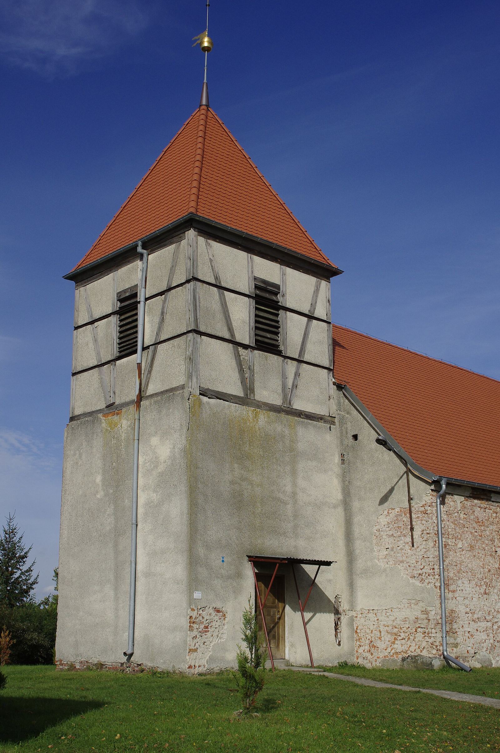 Kościół ewangelicki, ob. rzymskokatolicki filialny pw. Najświętszej Marii Panny Niepokalanie Poczętej, Żółte