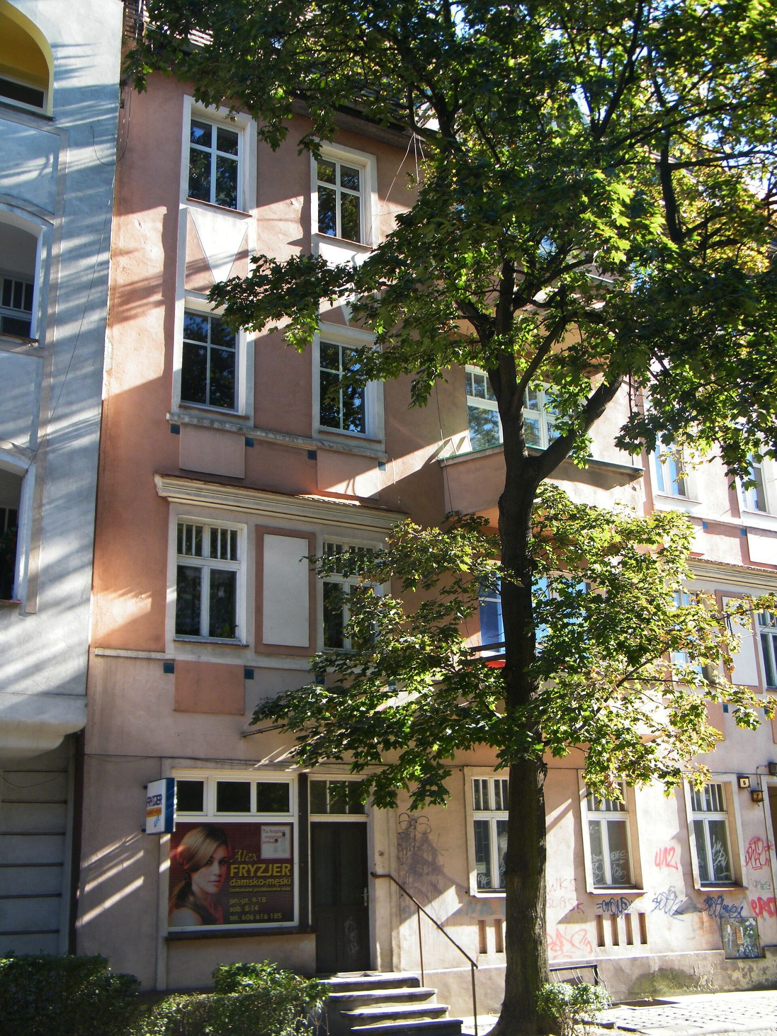 Dom, Brzeg