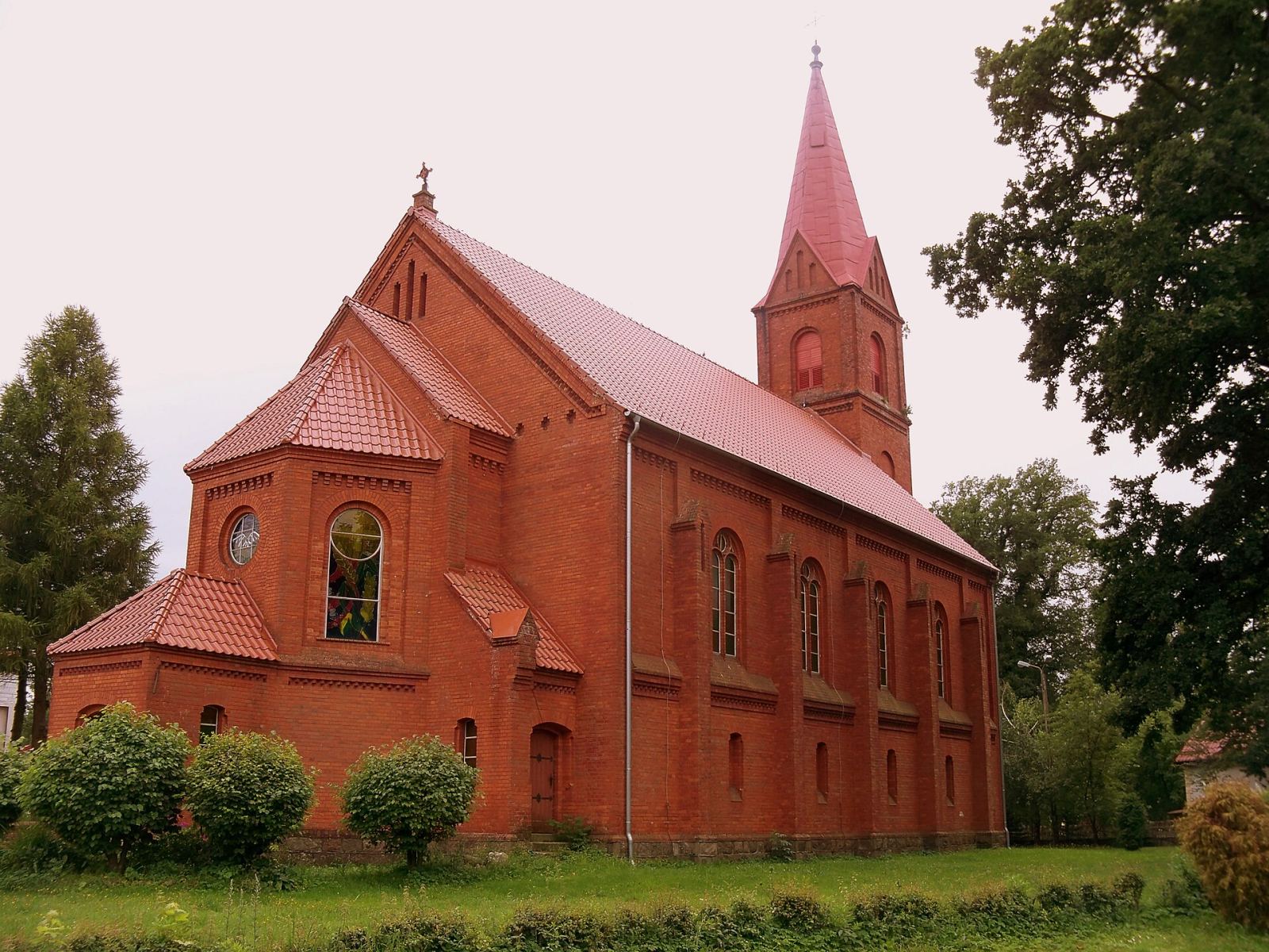 Kościół ewangelicki, ob. rzymskokatolicki parafialny pw. Narodzenia Najświętszej Marii Panny, Świeszyno