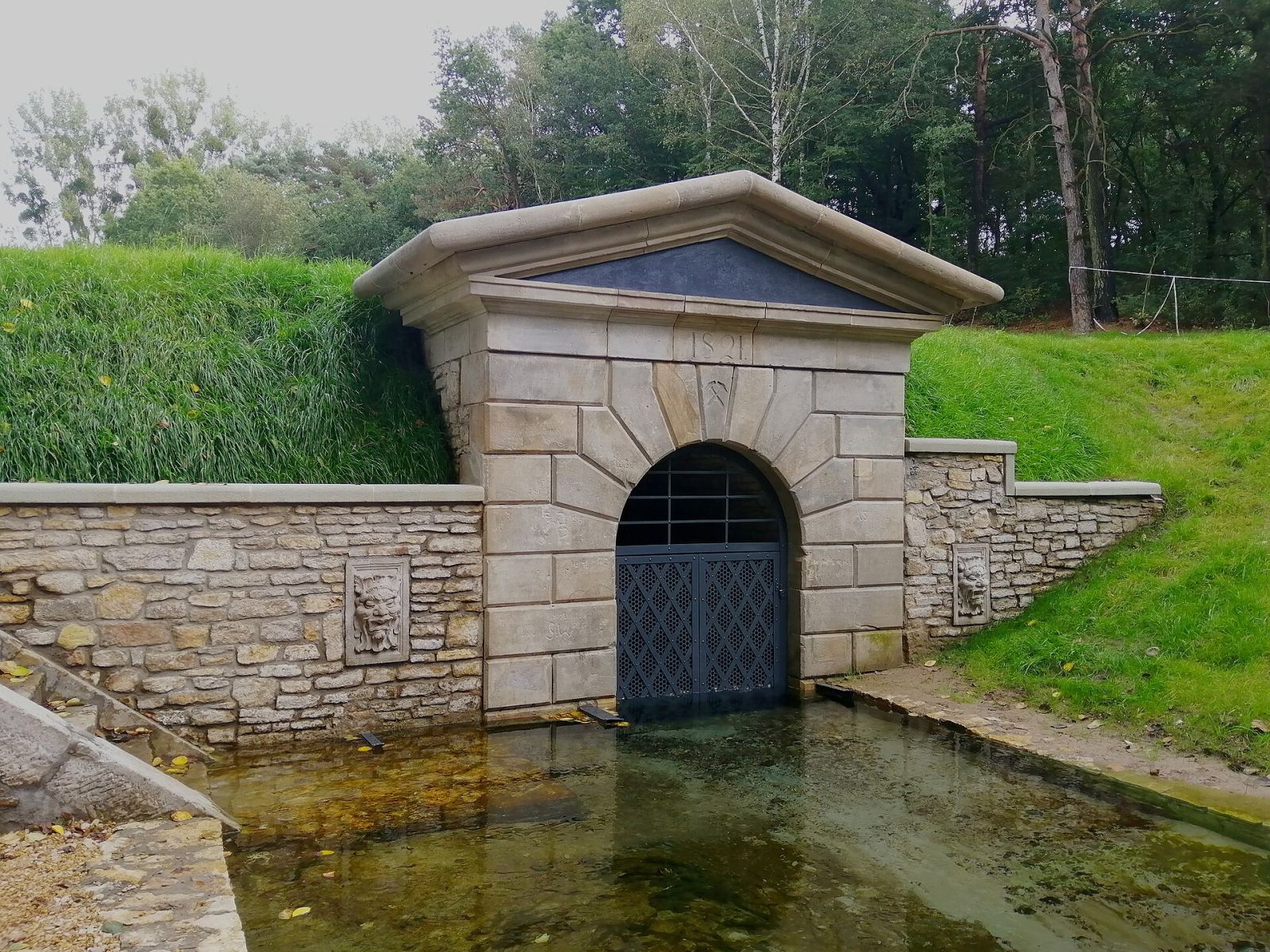 Portal wylotu głębokiej sztolni Fryderyk, Ptakowice