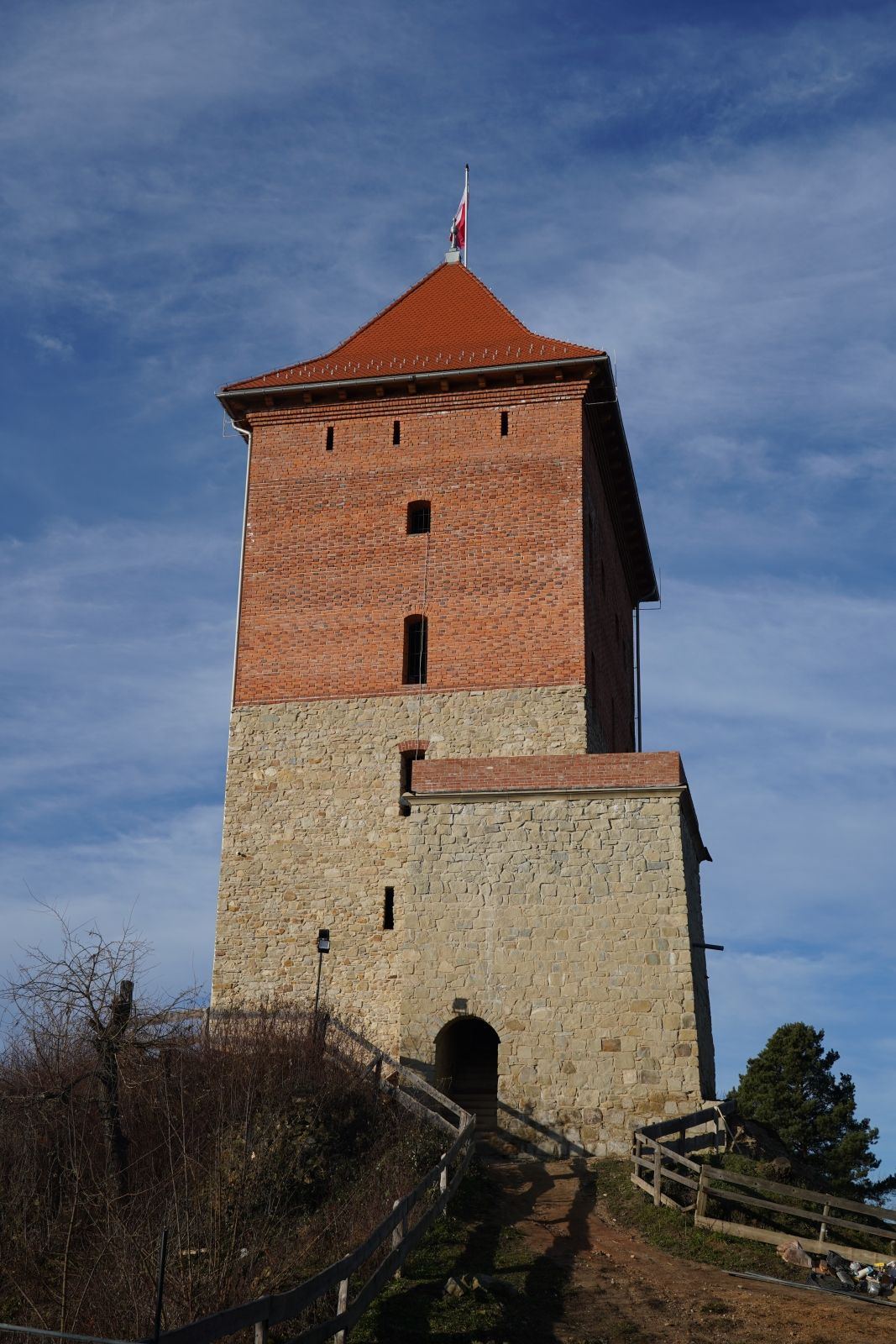 Ruiny zamku, Melsztyn