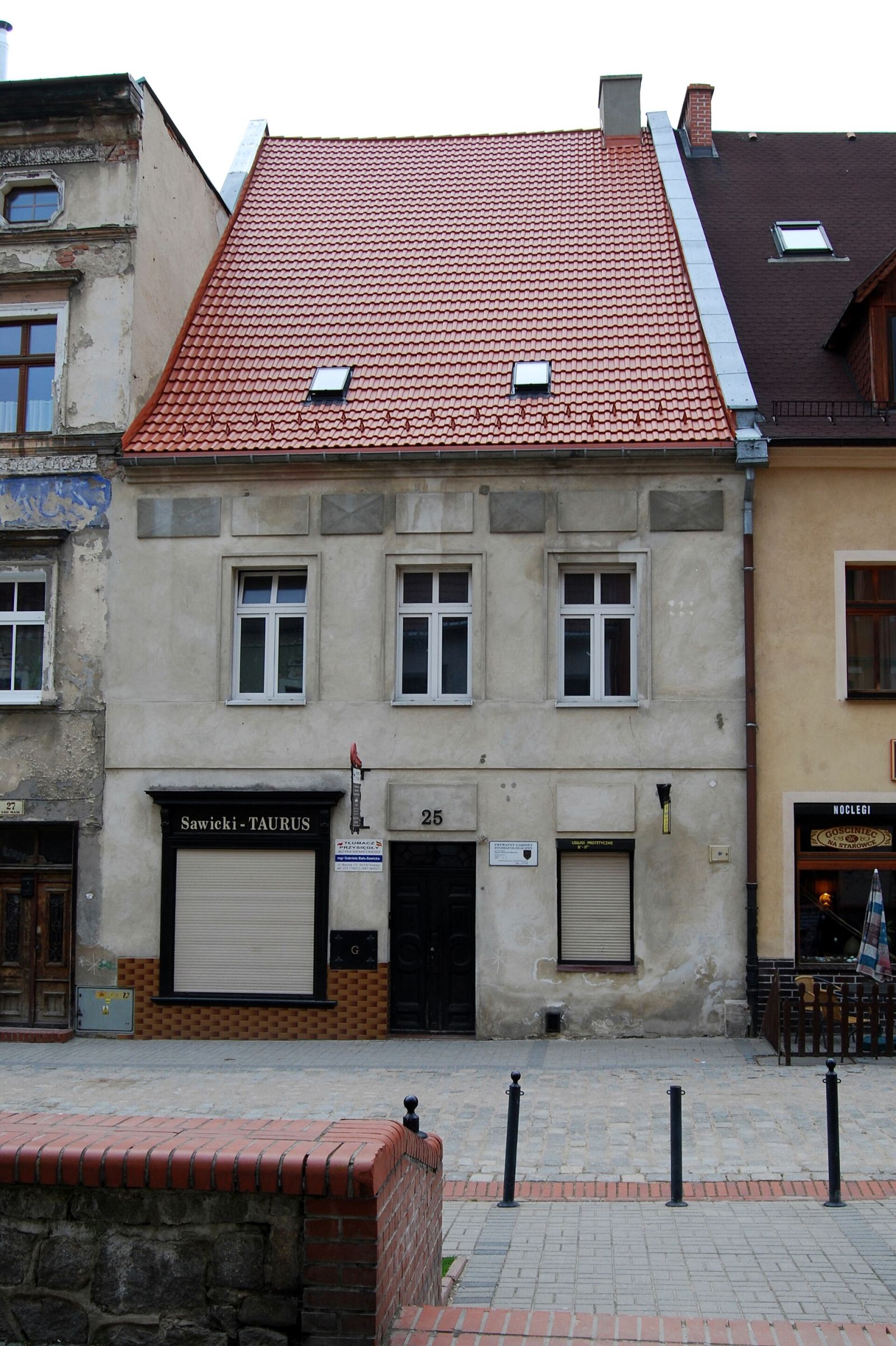 Dom, Kowary