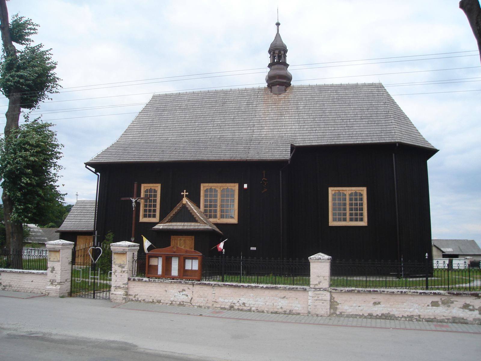 Kościół parafialny pw. Matki Boskiej Częstochowskiej, Kossów