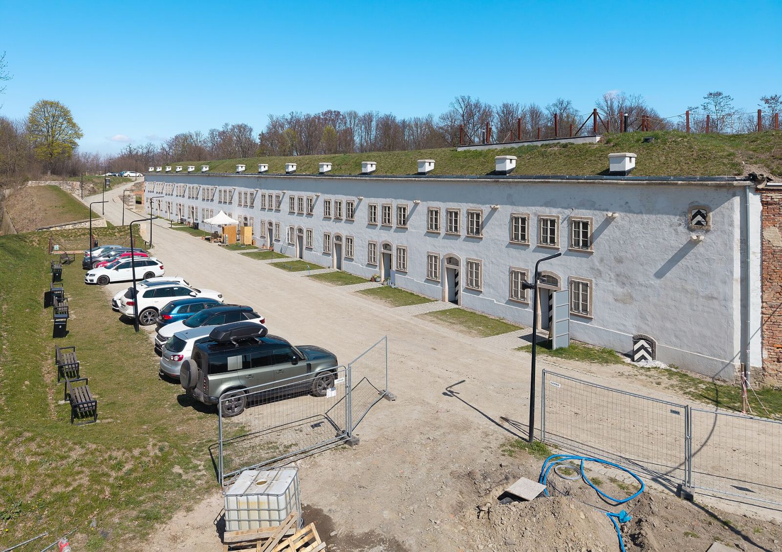 Nowe Koszary tzw. Koszary Białe Fortu Owcza Góra, Kłodzko