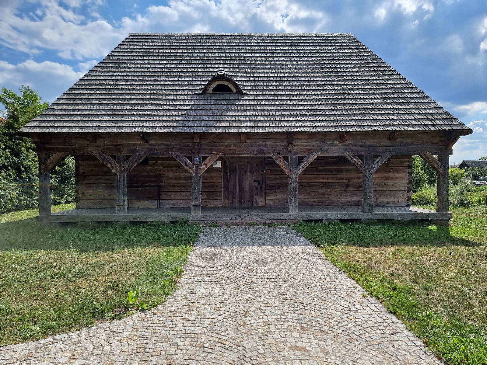 Lamus plebański, Knyszyn
