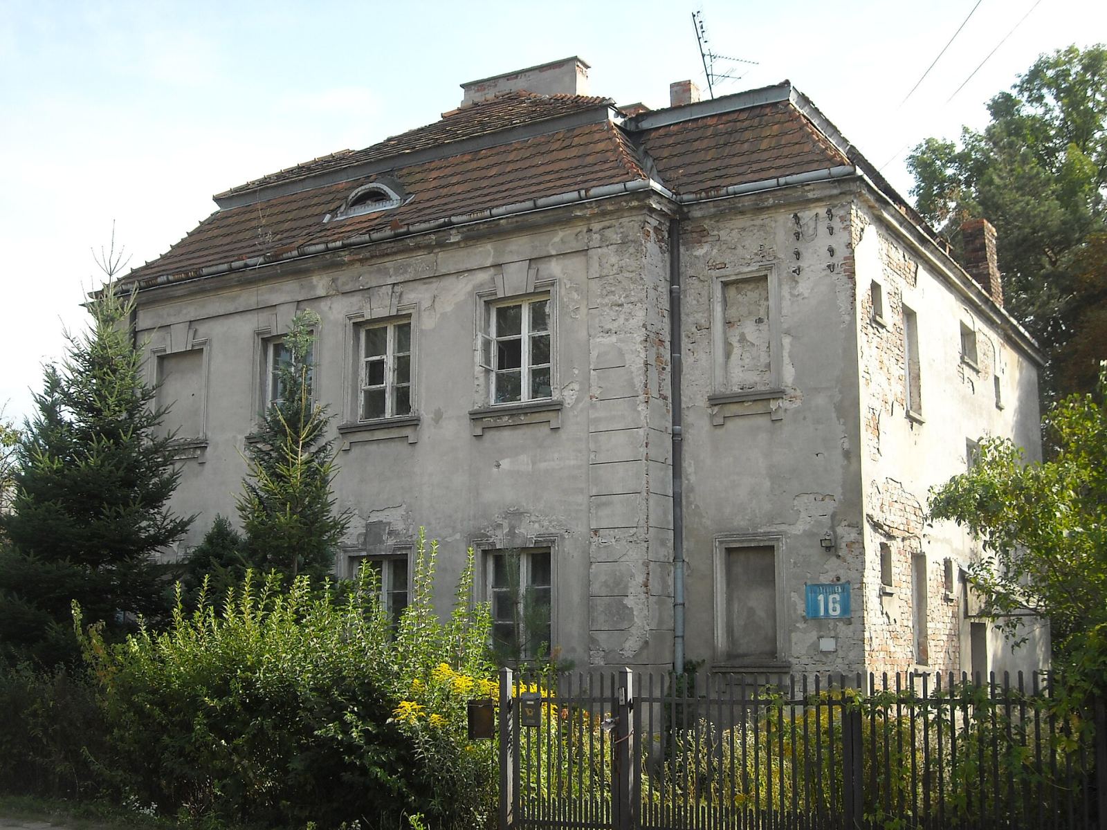 Willa Anula, Ząbki