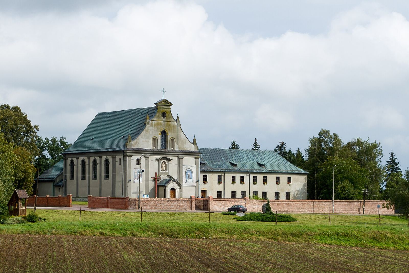Kościół, ob. parafialny pw. św. Sebastiana, Rywałd