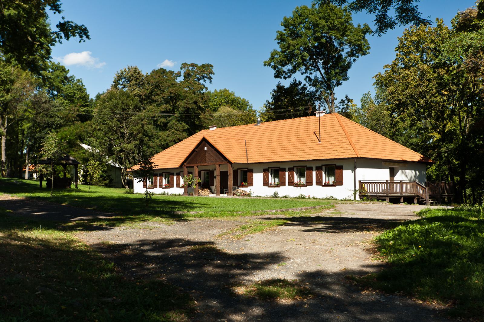 Zespół dworski, Ujazd