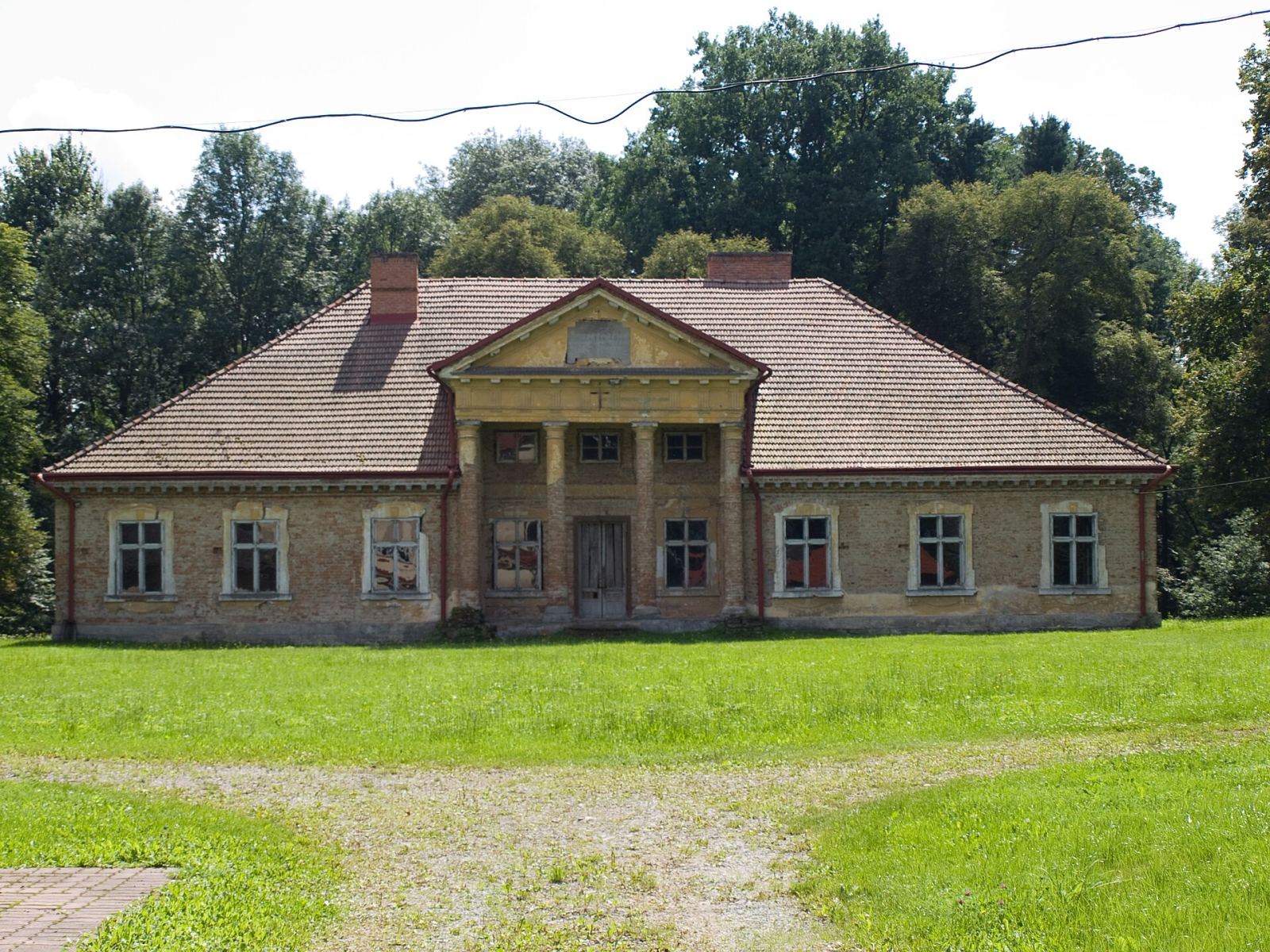 Zespół dworsko-folwarczny, Nienadowa