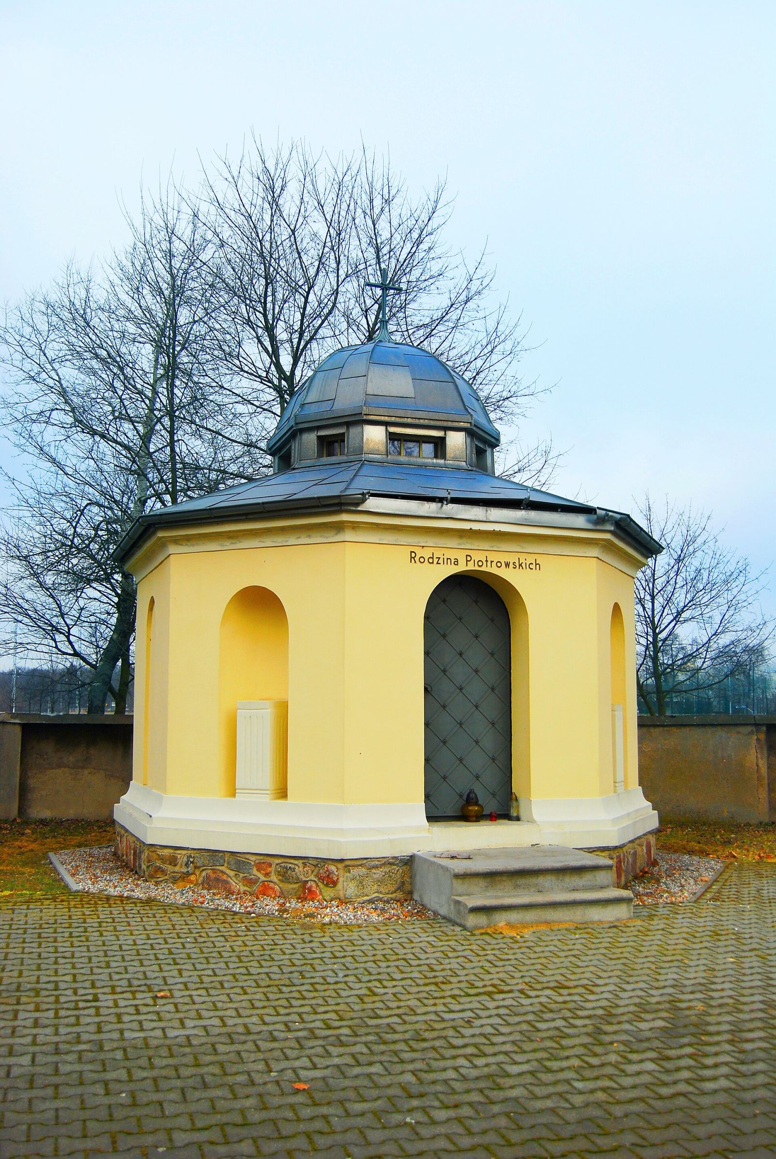Kaplica grobowa rodziny Piotrowskich, Gniezno