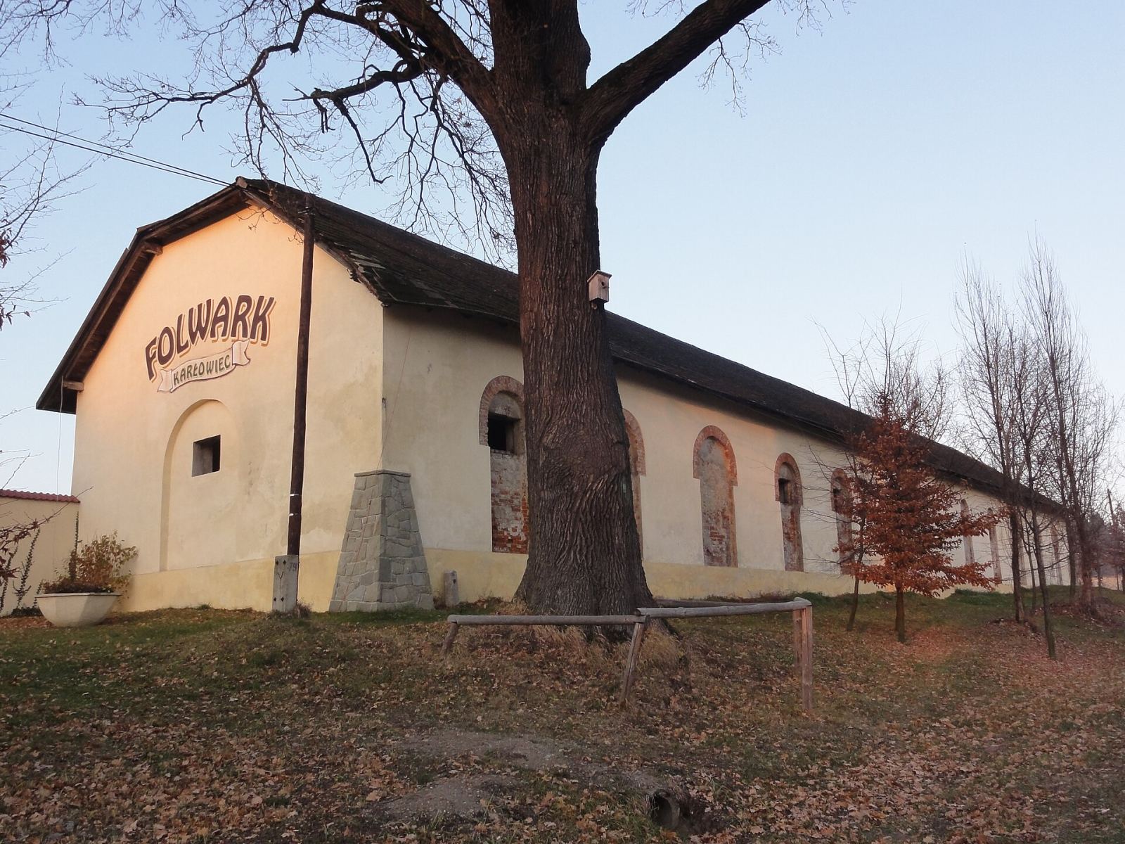 Obora, ob. stajnia, Kończyce Wielkie