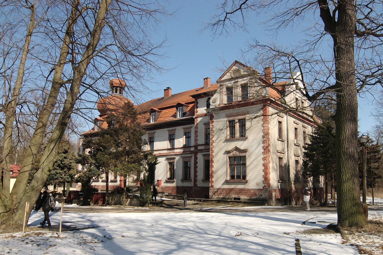 Pałacyk myśliwski tzw. Zamek Kopanina, Miedary