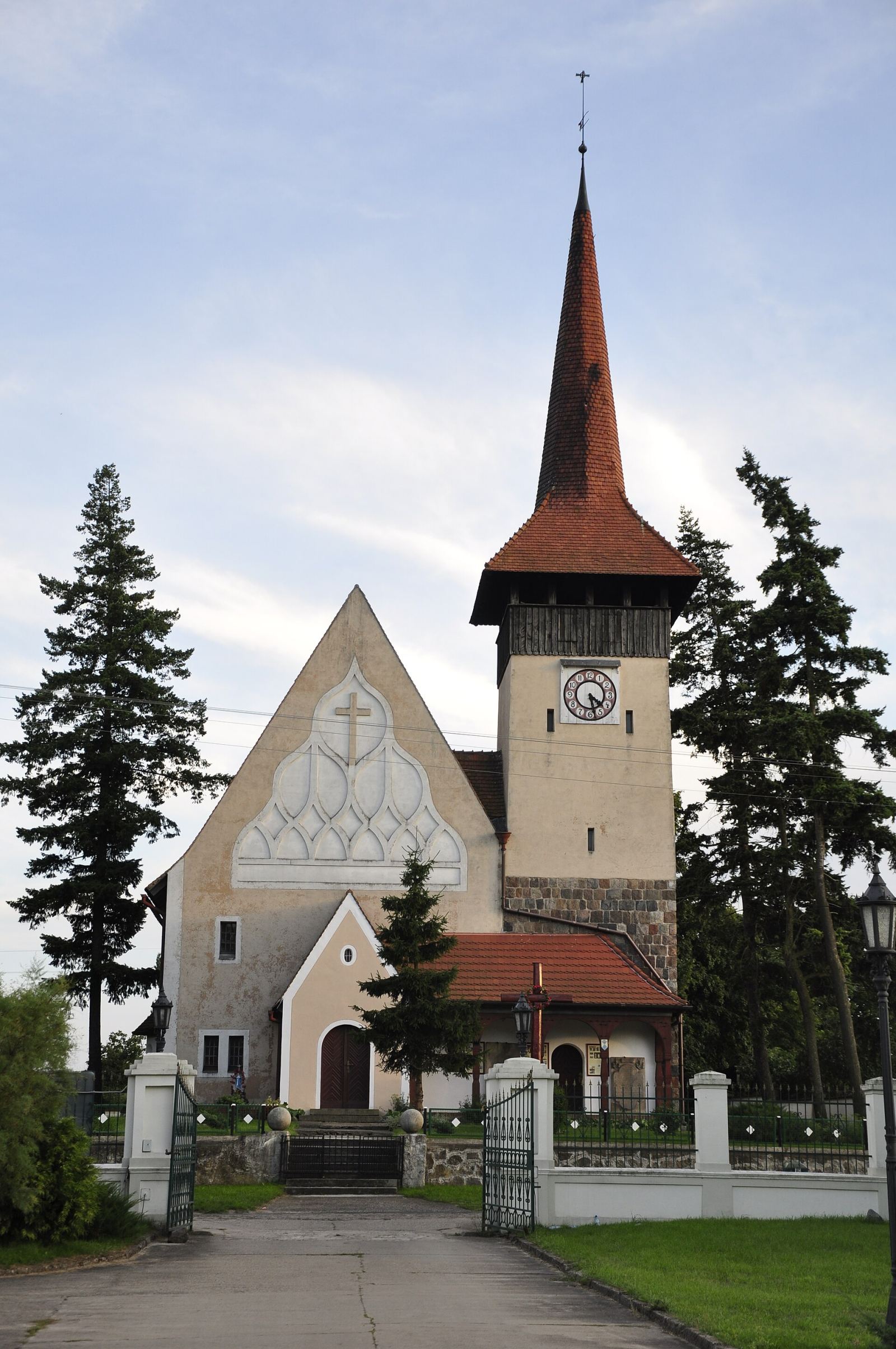 D. kościół ewangelicki, ob. rzymskokatolicki, filialny pw. św. Jana Chrziciela, Ojerzyce