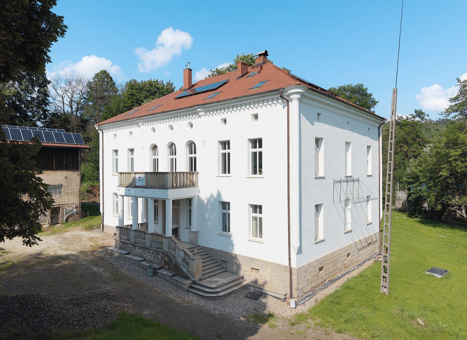 Dwór, Tłumaczów
