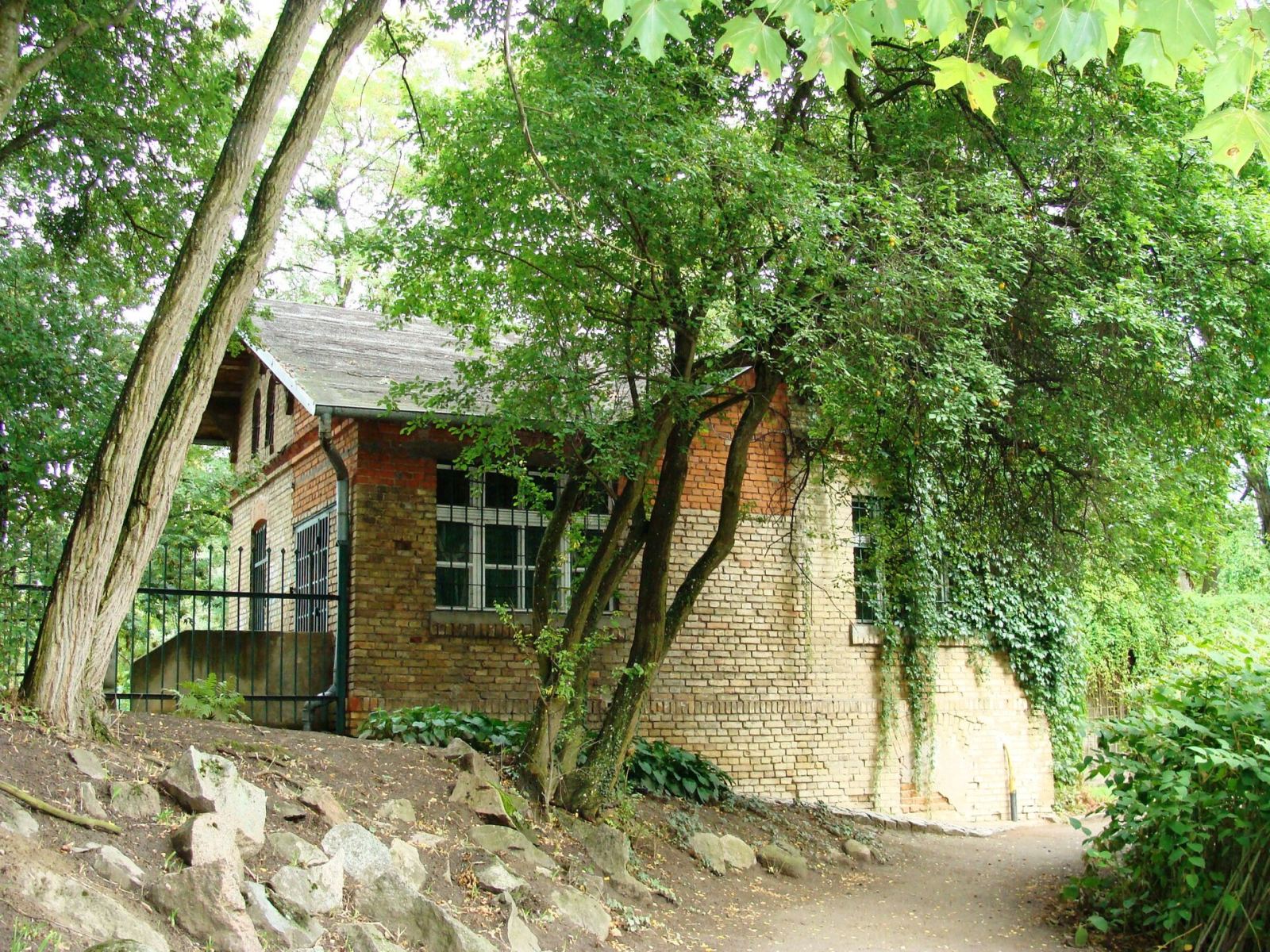 Dom ogrodnika, Lubostroń