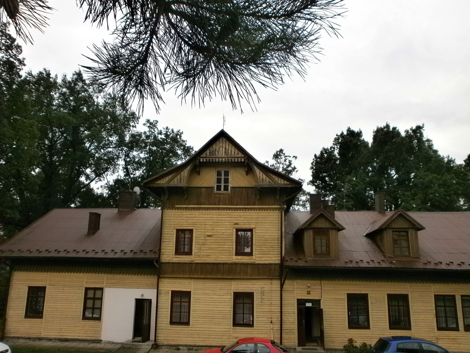 Zespół dworski, Tymbark