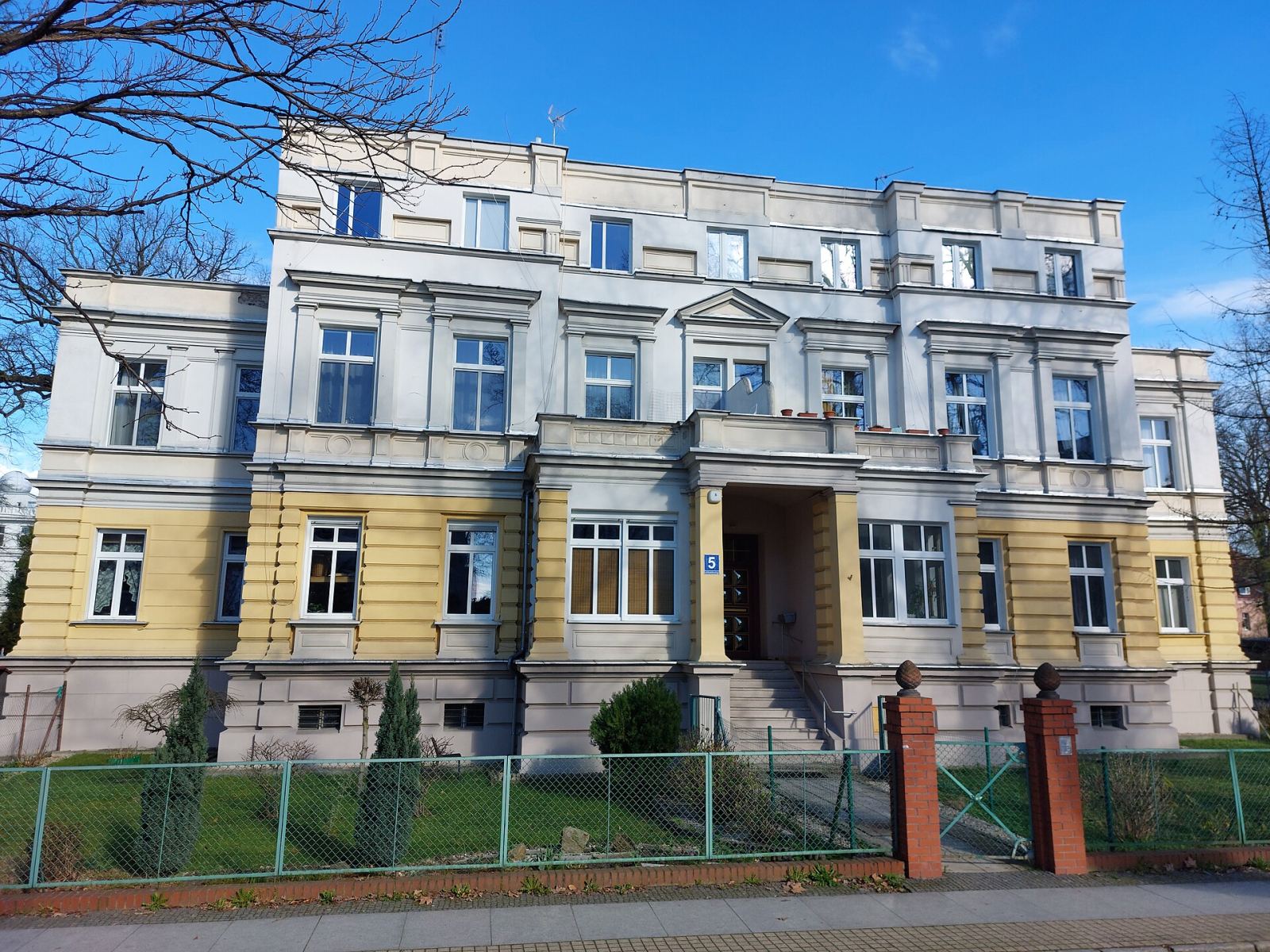 Dom, Opole