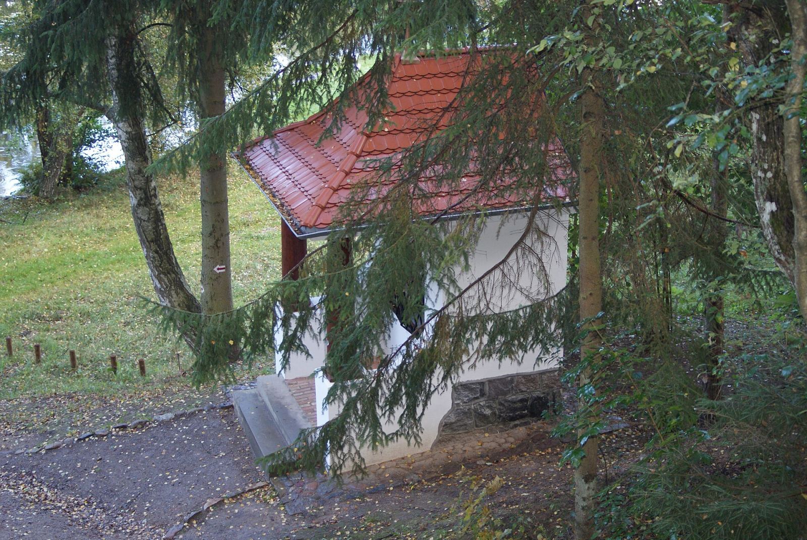 Kaplica Dom Annasza, Wiele