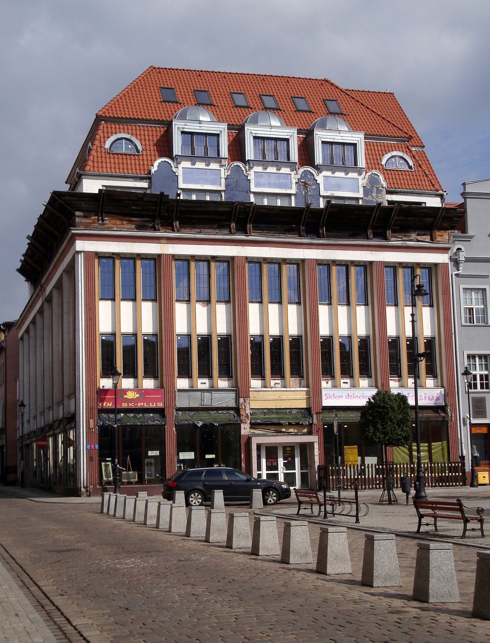 Dom Towarowy Jontofsohna, tzw. Dom Towarowy Korzeniewskich, Grudziądz