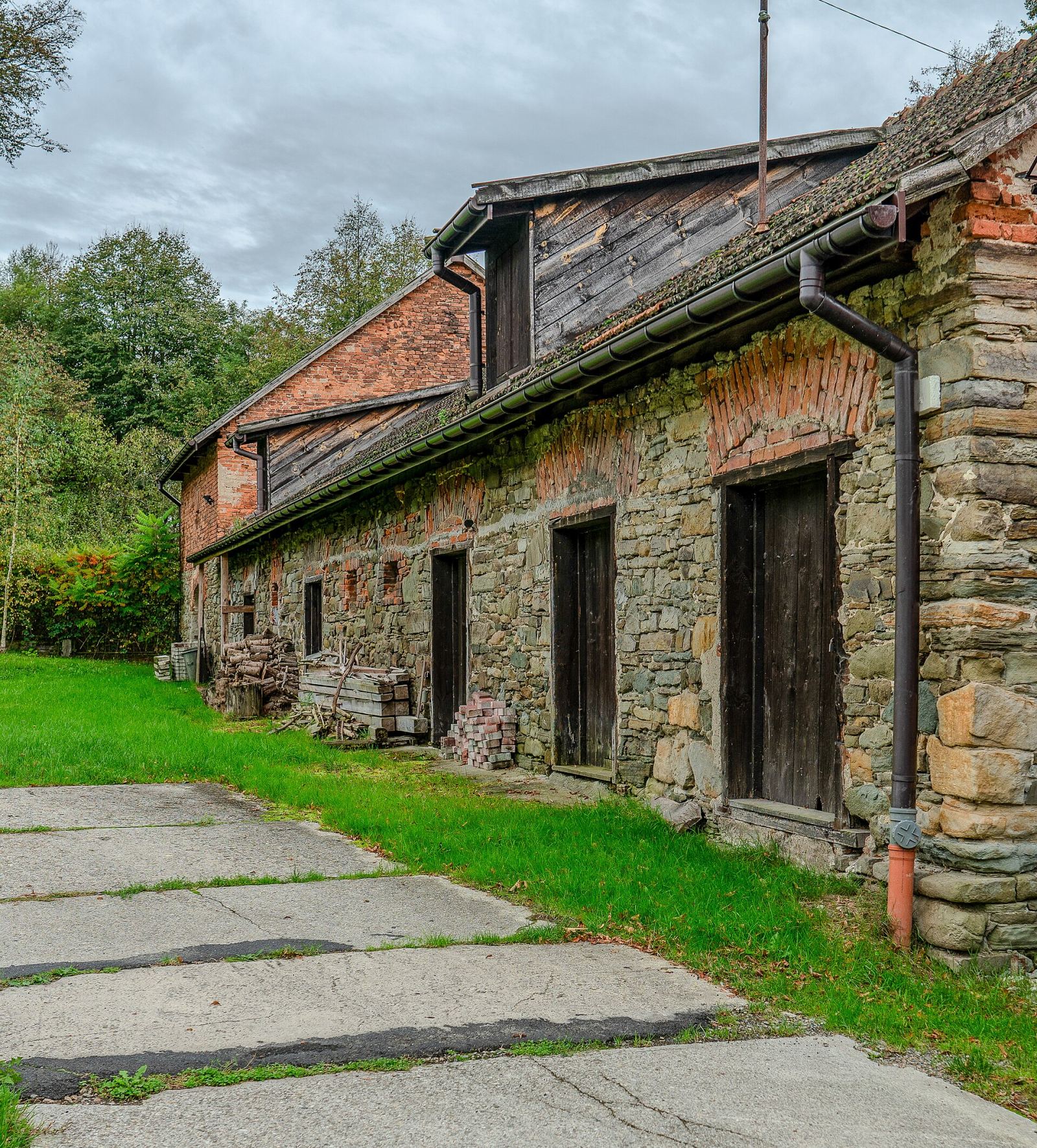 Budynek gospodarczy, Krzywaczka