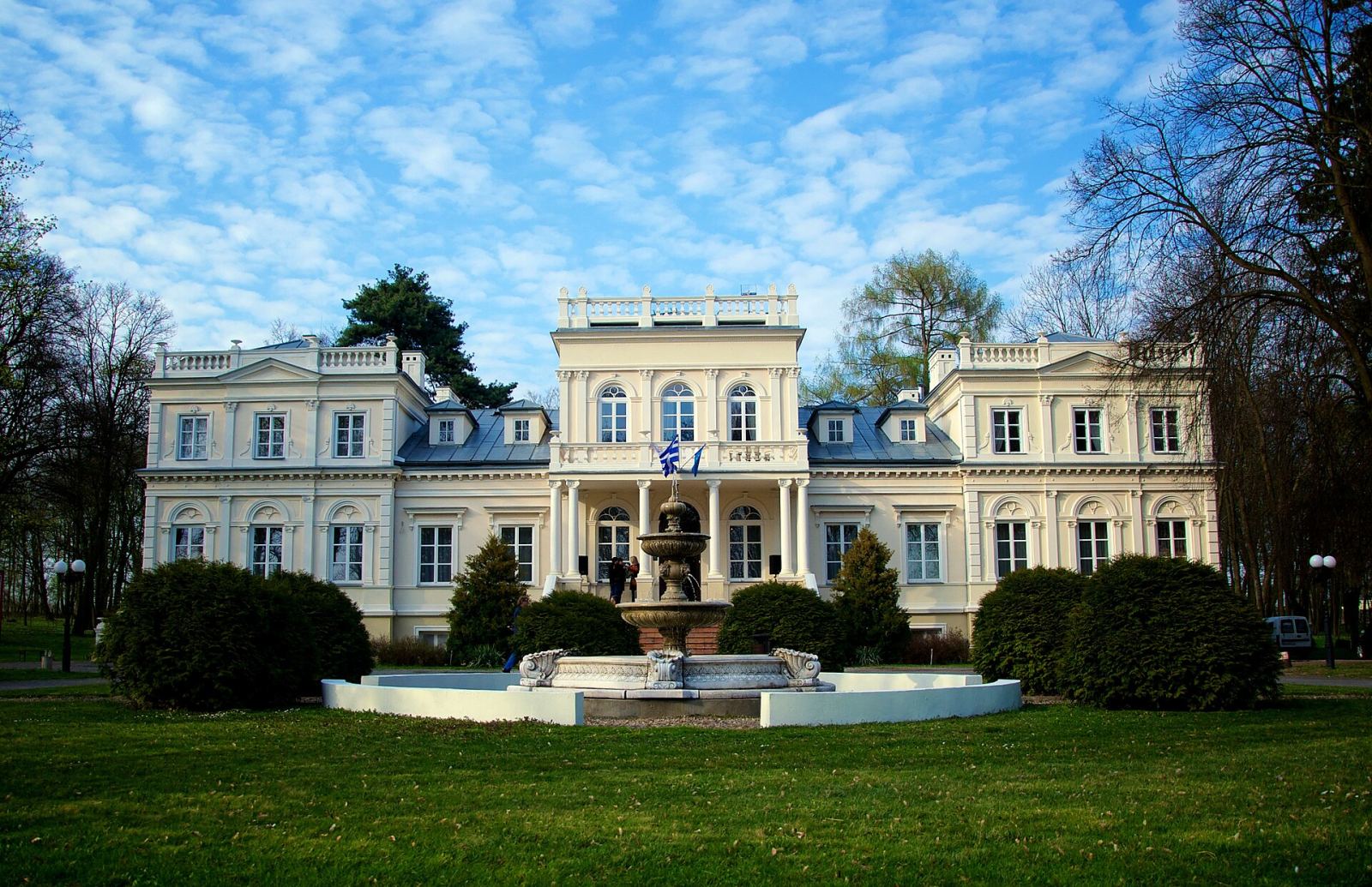 Pałac, Wola-Chojnata
